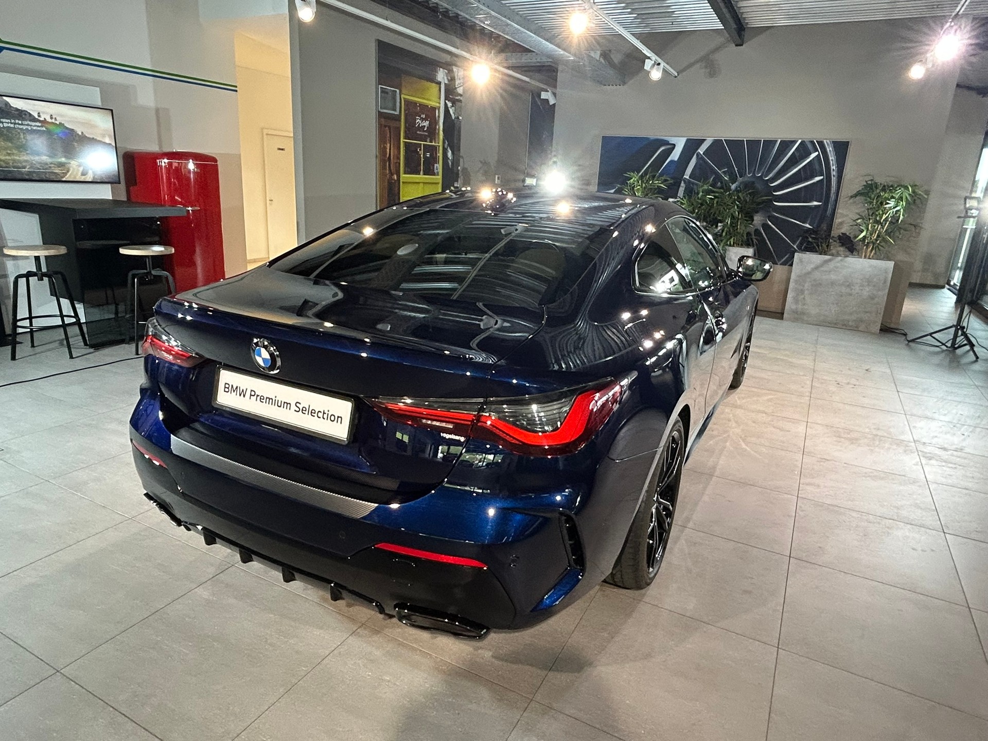 BMW M440i xDrive 48V Coupé Steptronic-image-9
