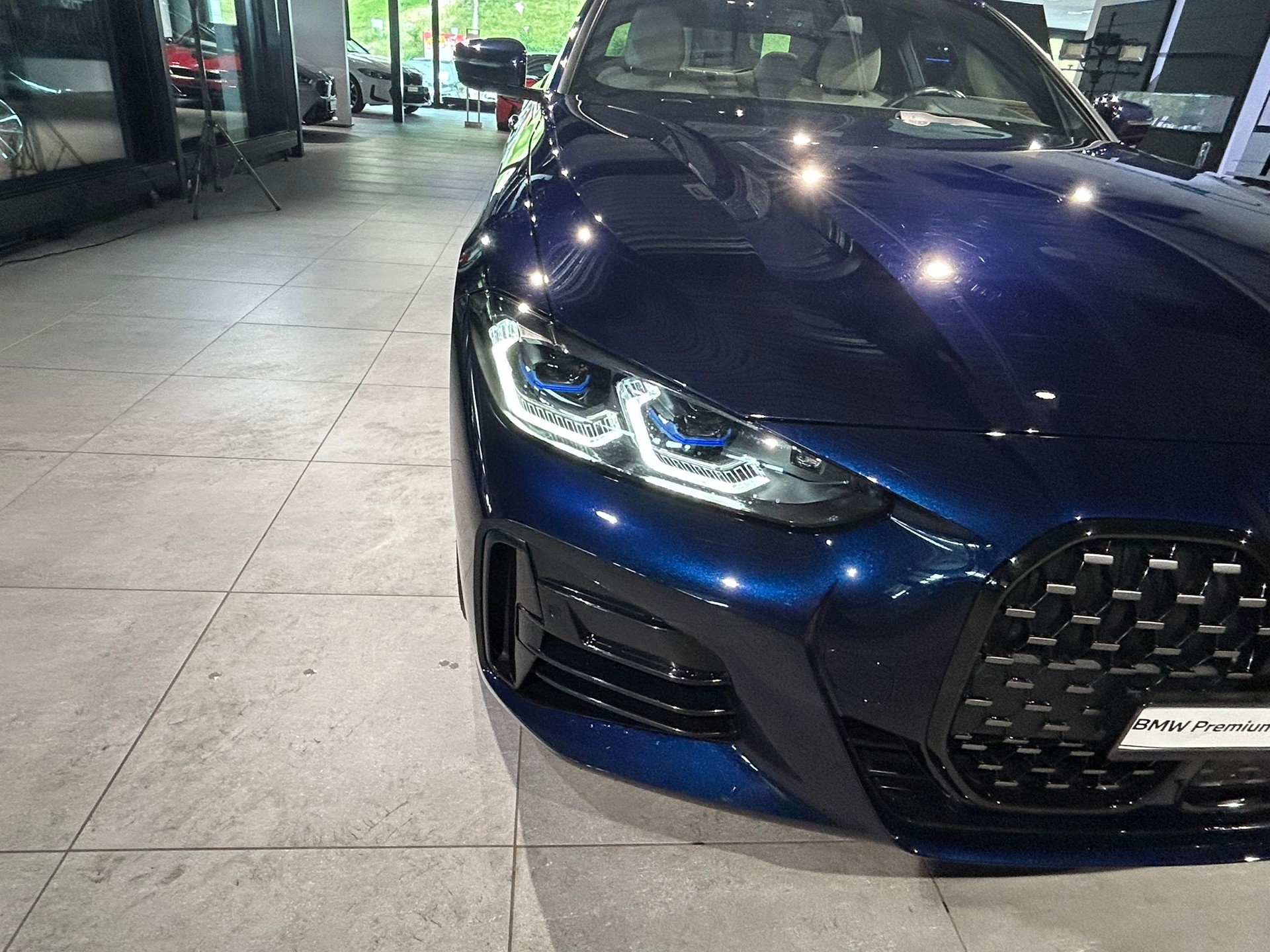 BMW M440i xDrive 48V Coupé Steptronic-image-13