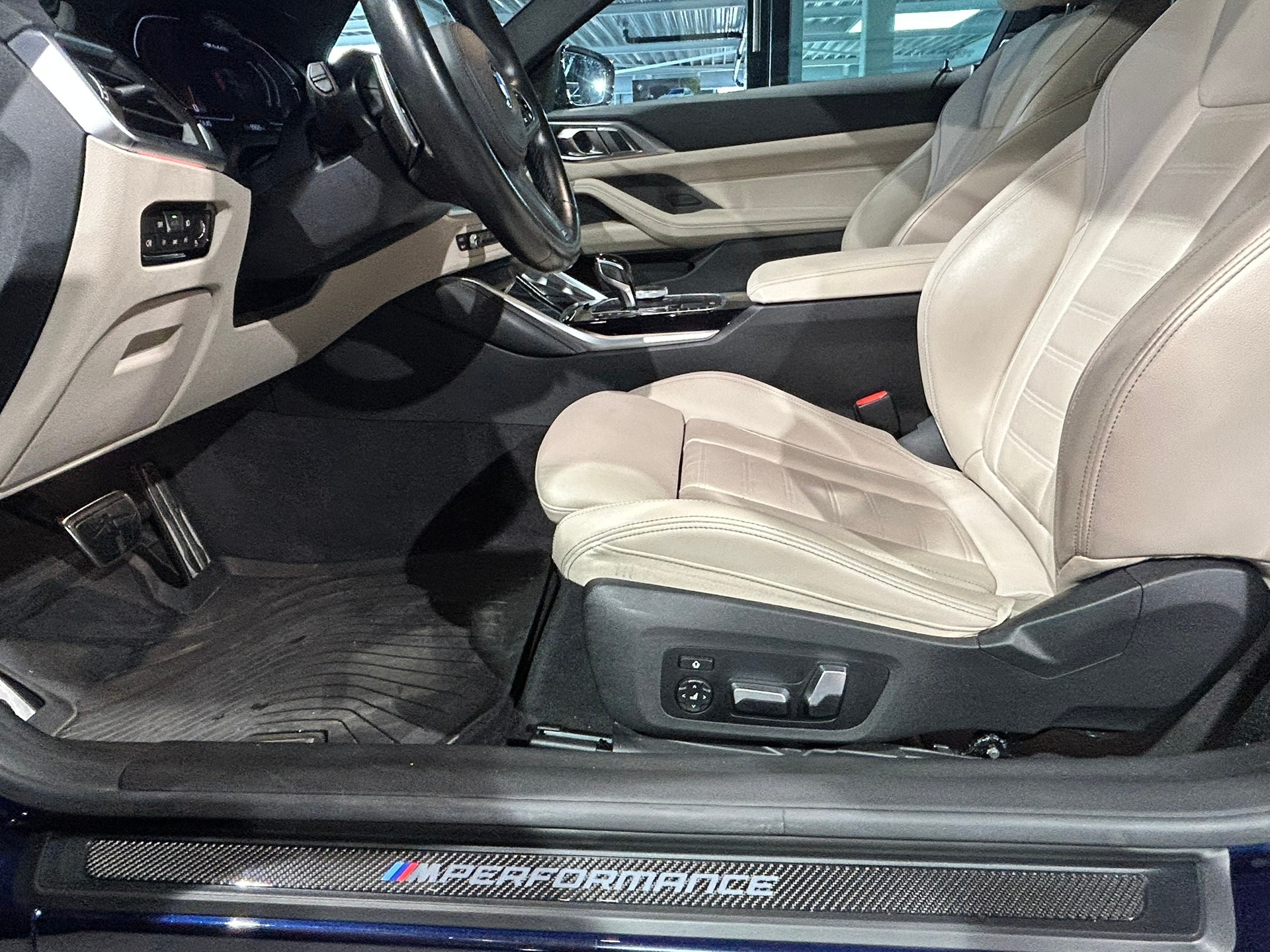 BMW M440i xDrive 48V Coupé Steptronic-image-26