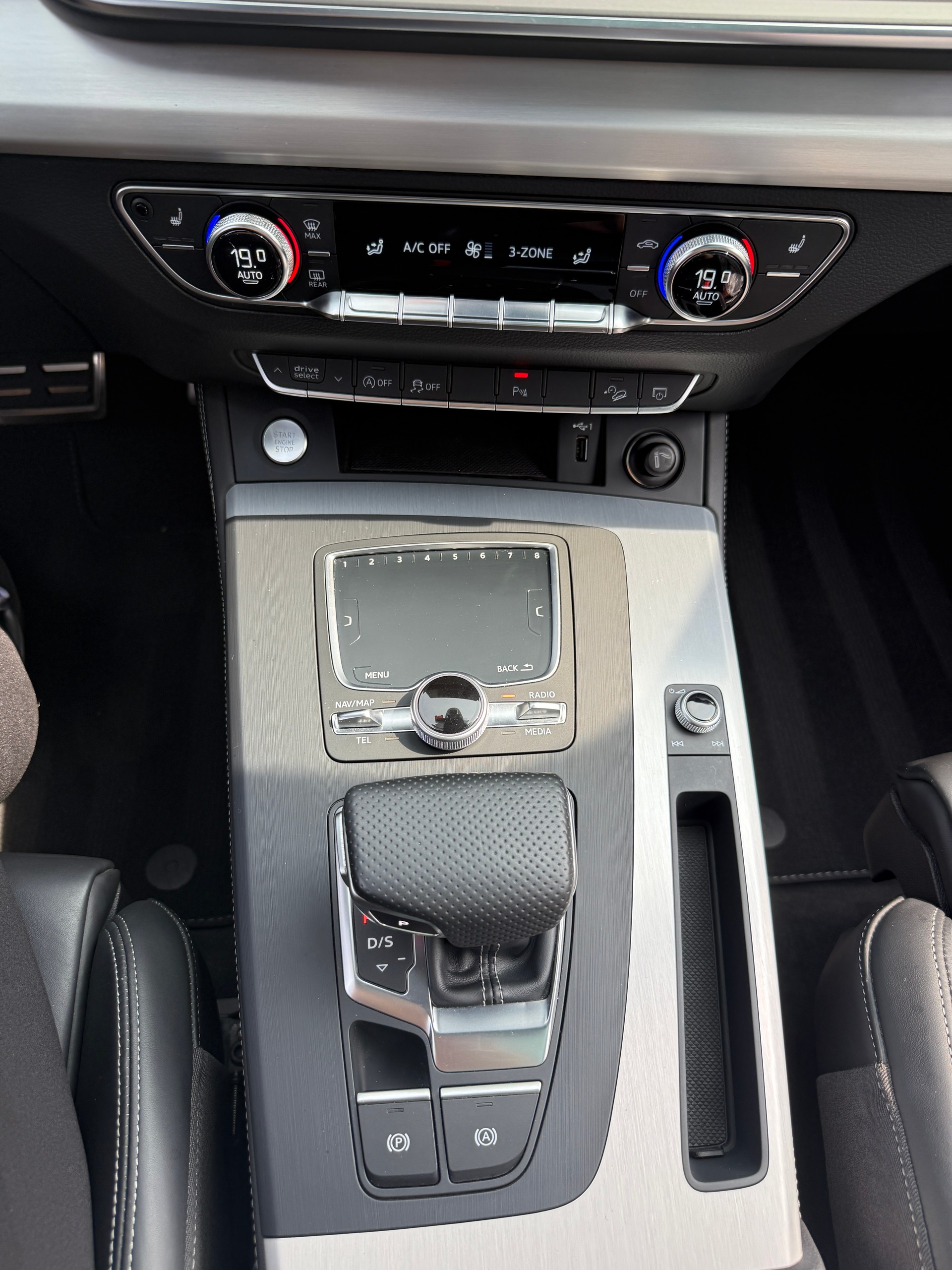 AUDI Q5 2.0 TFSI sport quattro S-tronic-image-21
