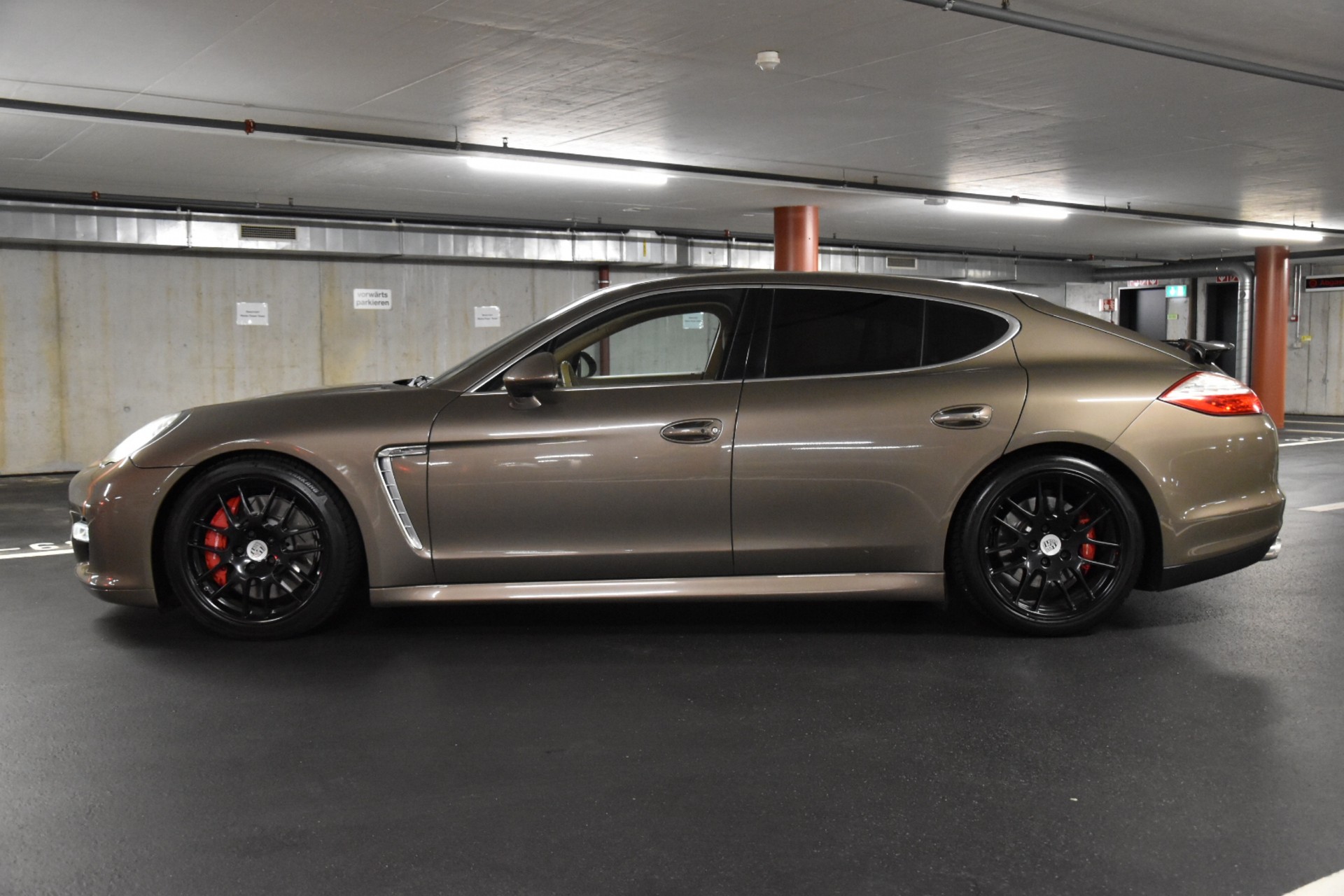 PORSCHE Panamera Turbo 4.8 PDK-showroom-element-3