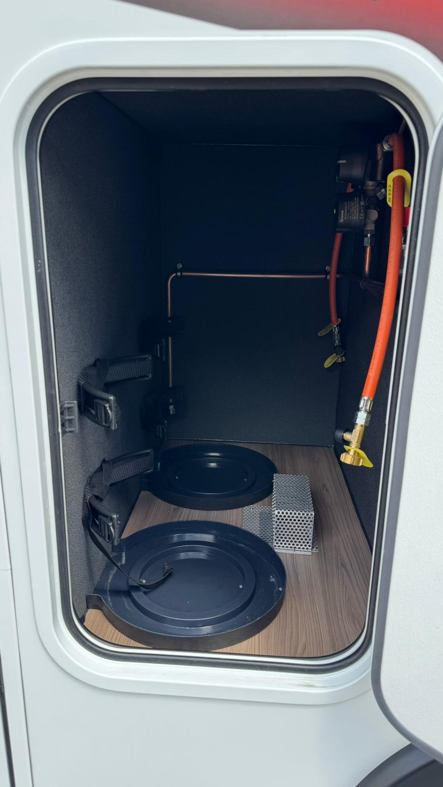 KABE Novum 750 LGB Traq 4x4-image-27