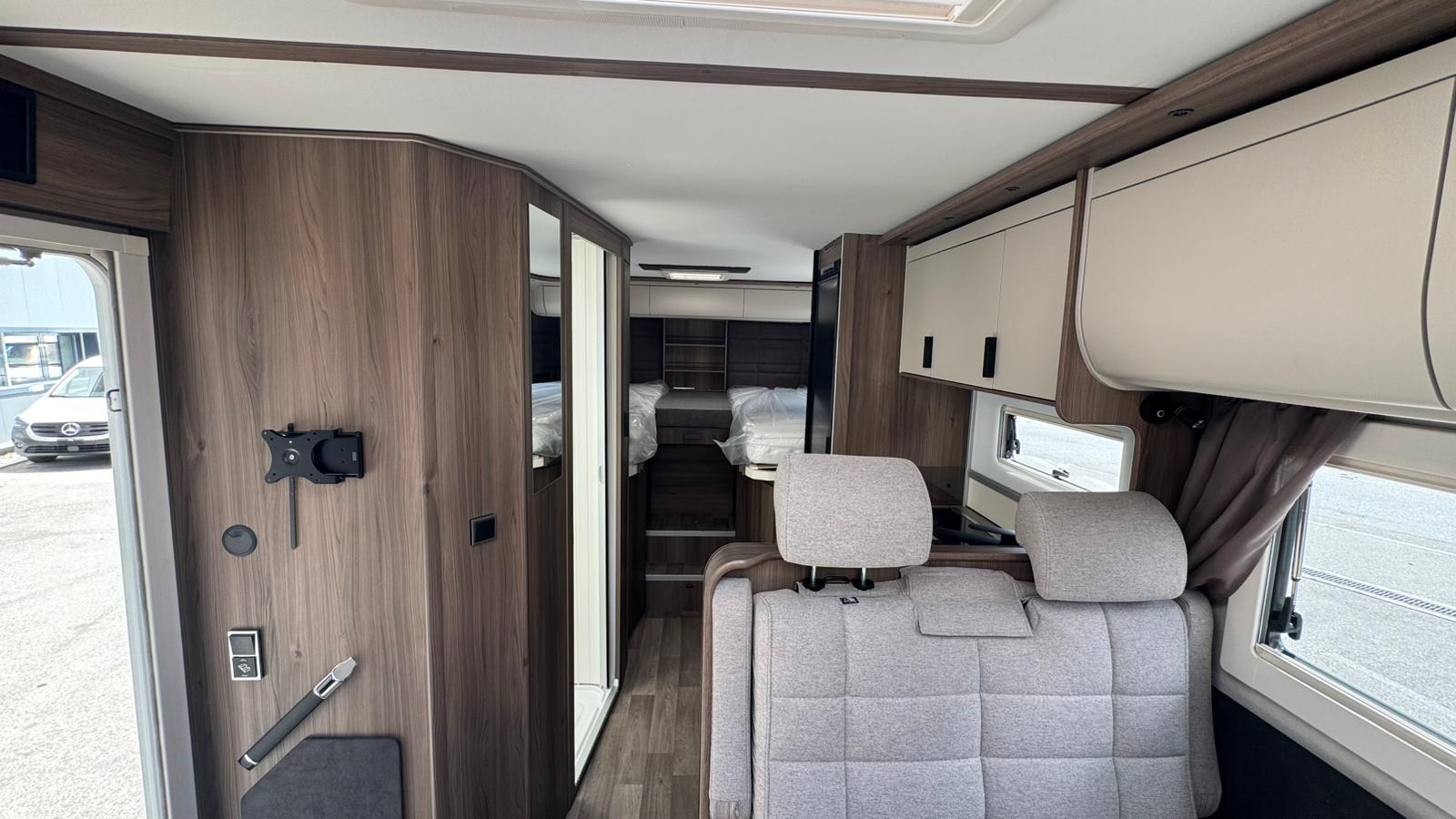 KABE Novum 750 LGB Traq 4x4-image-13