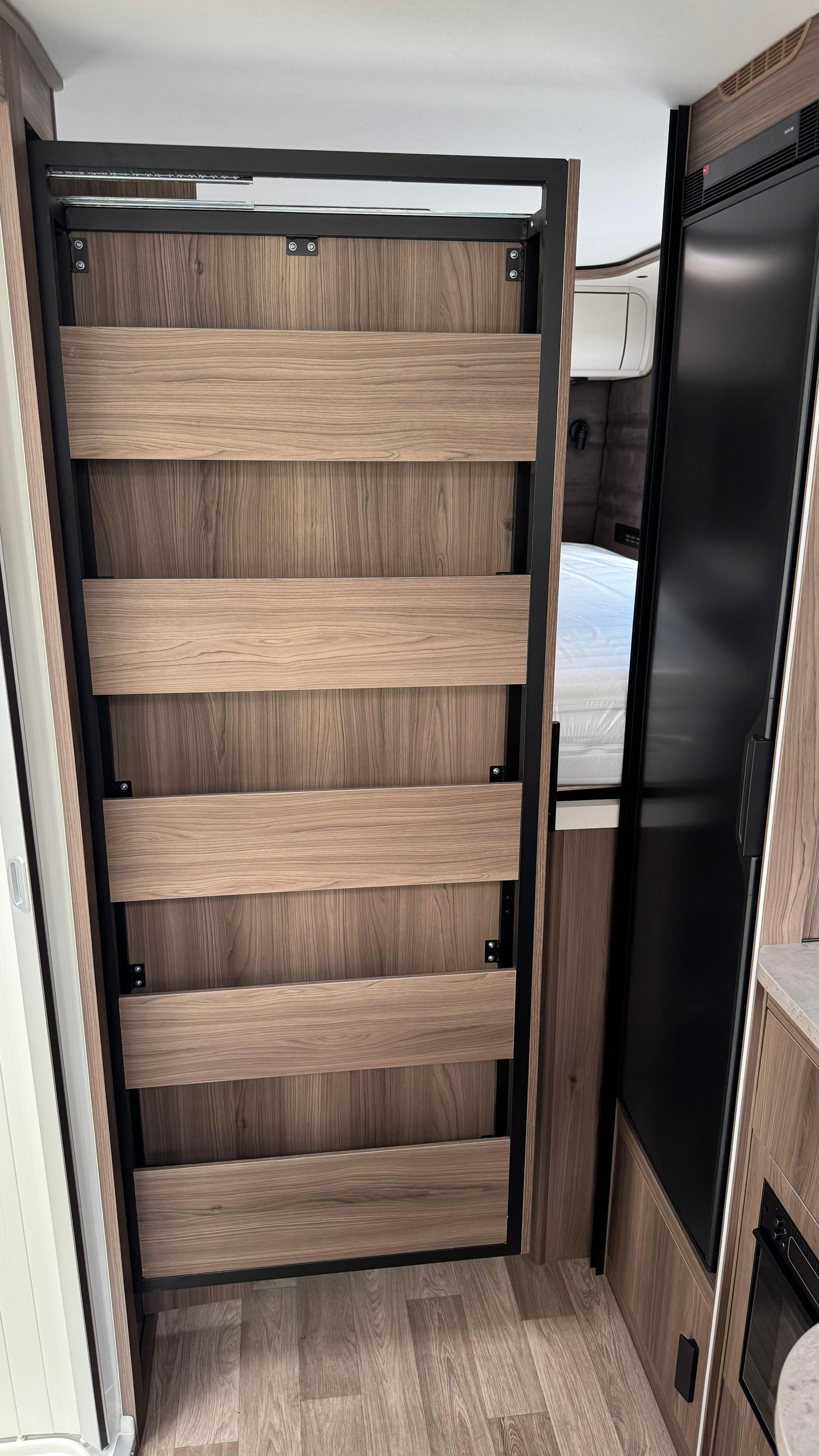 KABE Novum 750 LGB Traq 4x4-image-18