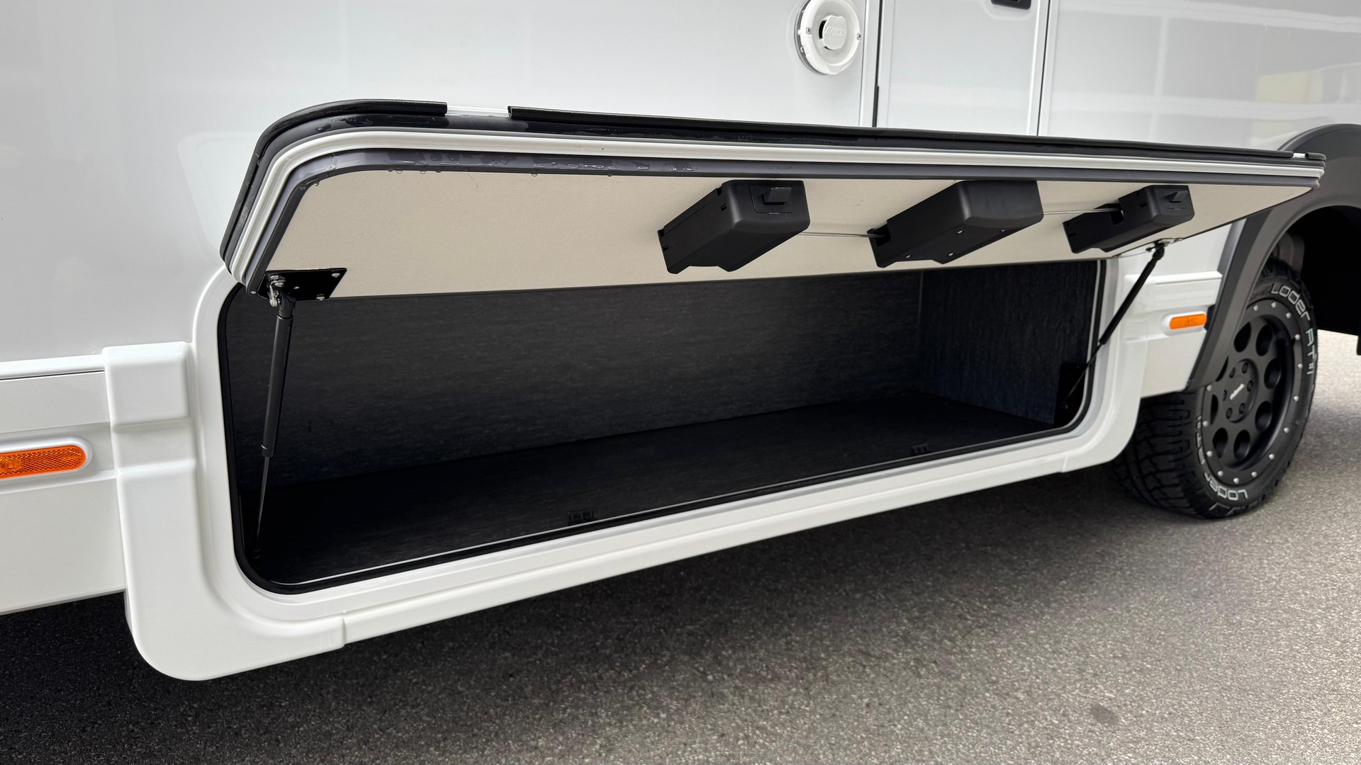 KABE Novum 750 LGB Traq 4x4-showroom-element-3