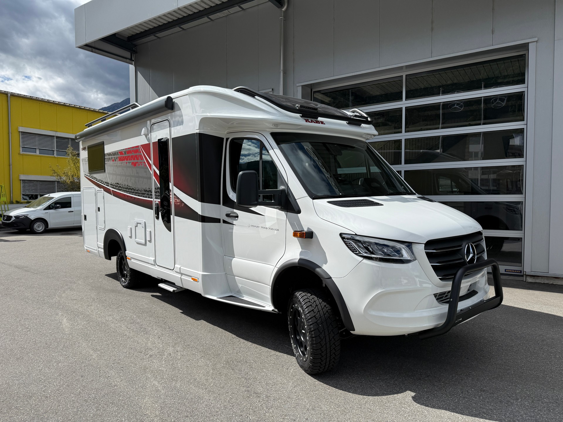 KABE Novum 750 LGB Traq 4x4-image-8