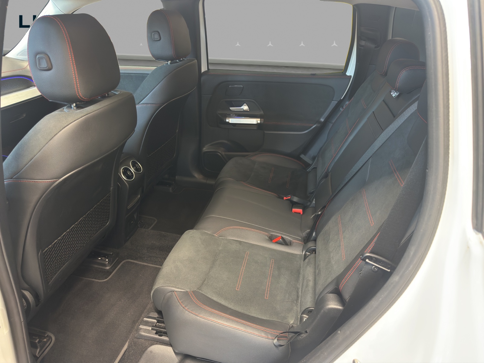MERCEDES-BENZ EQB 300 AMG Line 4Matic-image-13