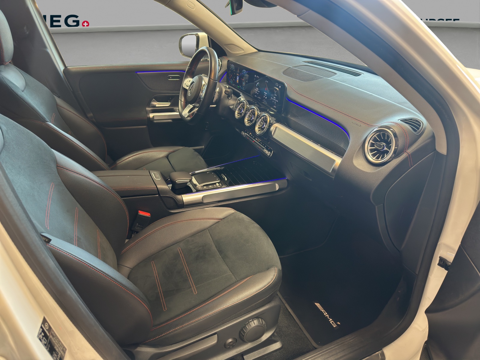 MERCEDES-BENZ EQB 300 AMG Line 4Matic-image-8