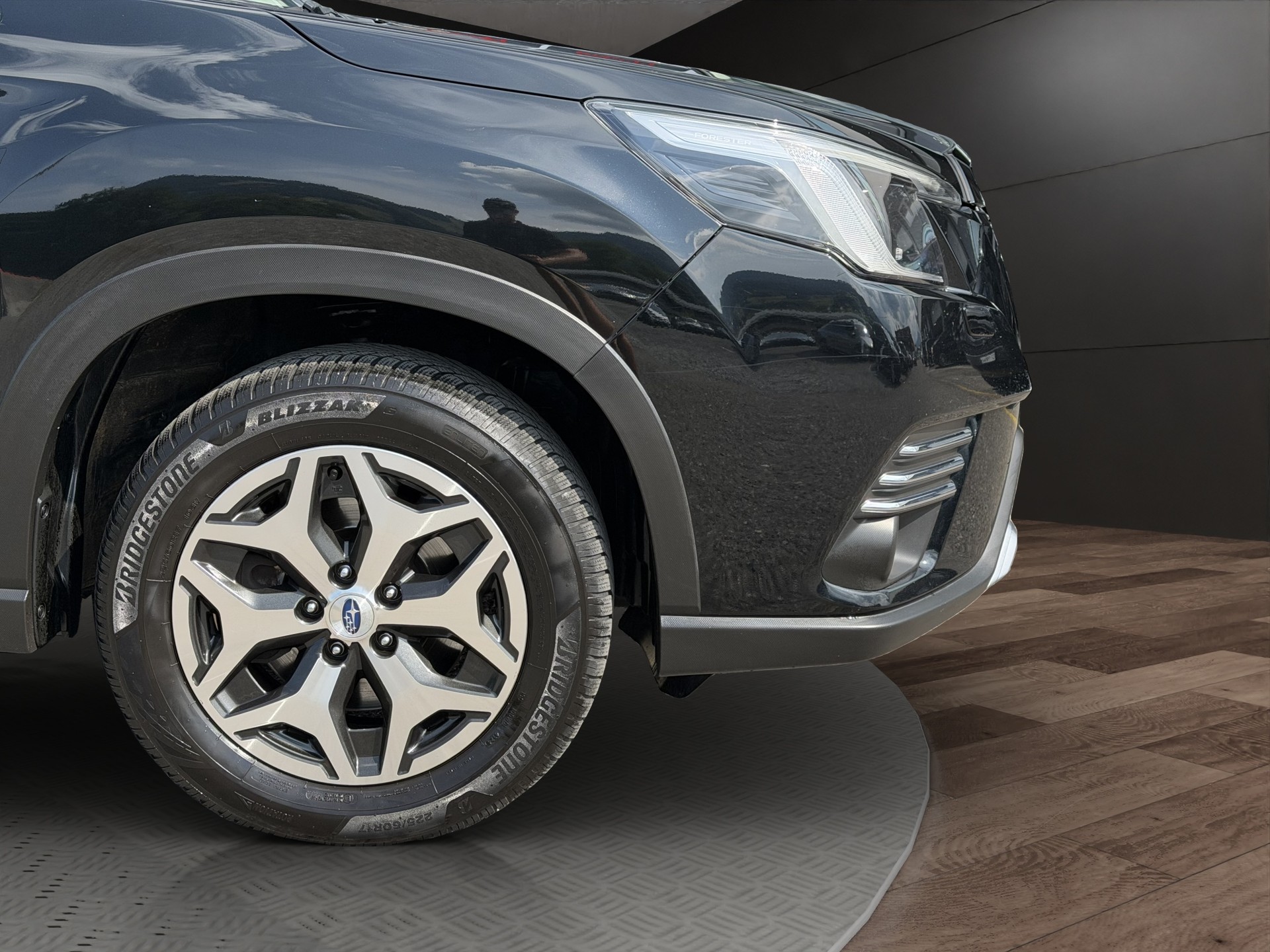 SUBARU Forester 2.0i e-Boxer Swiss Plus Lineartronic-showroom-element-2