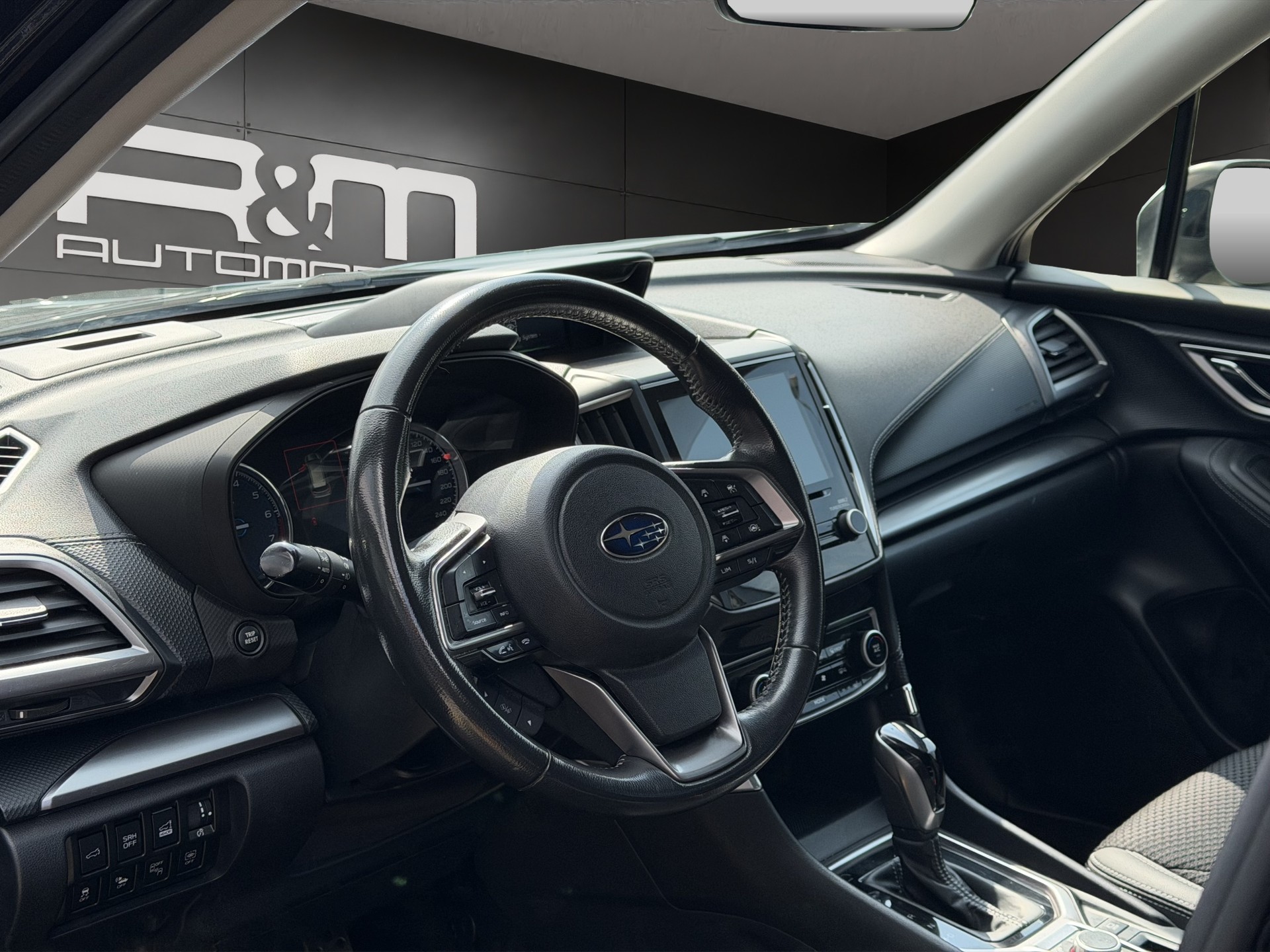 SUBARU Forester 2.0i e-Boxer Swiss Plus Lineartronic-image-7