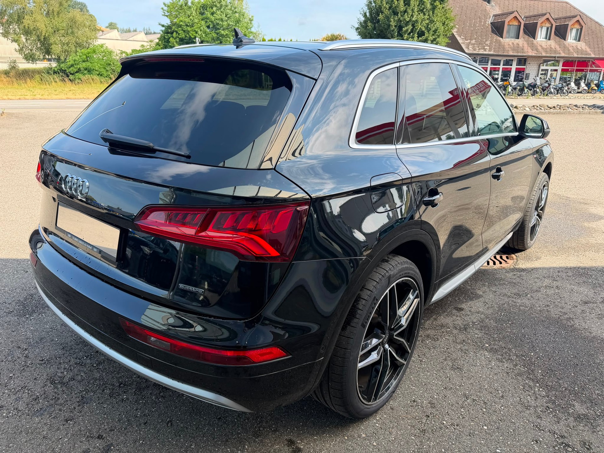 AUDI Q5 2.0 TFSI sport quattro S-tronic-image-4