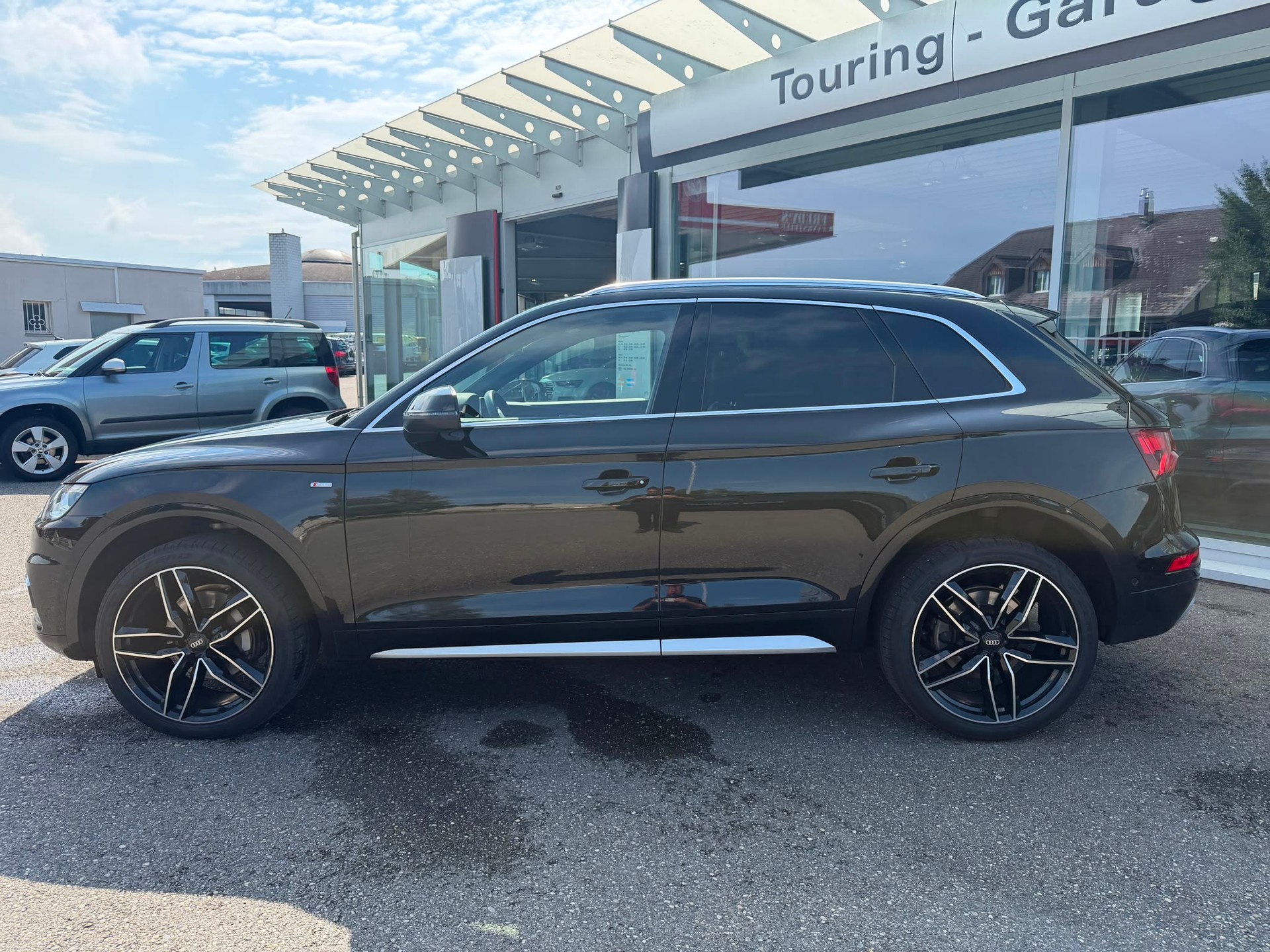 AUDI Q5 2.0 TFSI sport quattro S-tronic-showroom-element-1