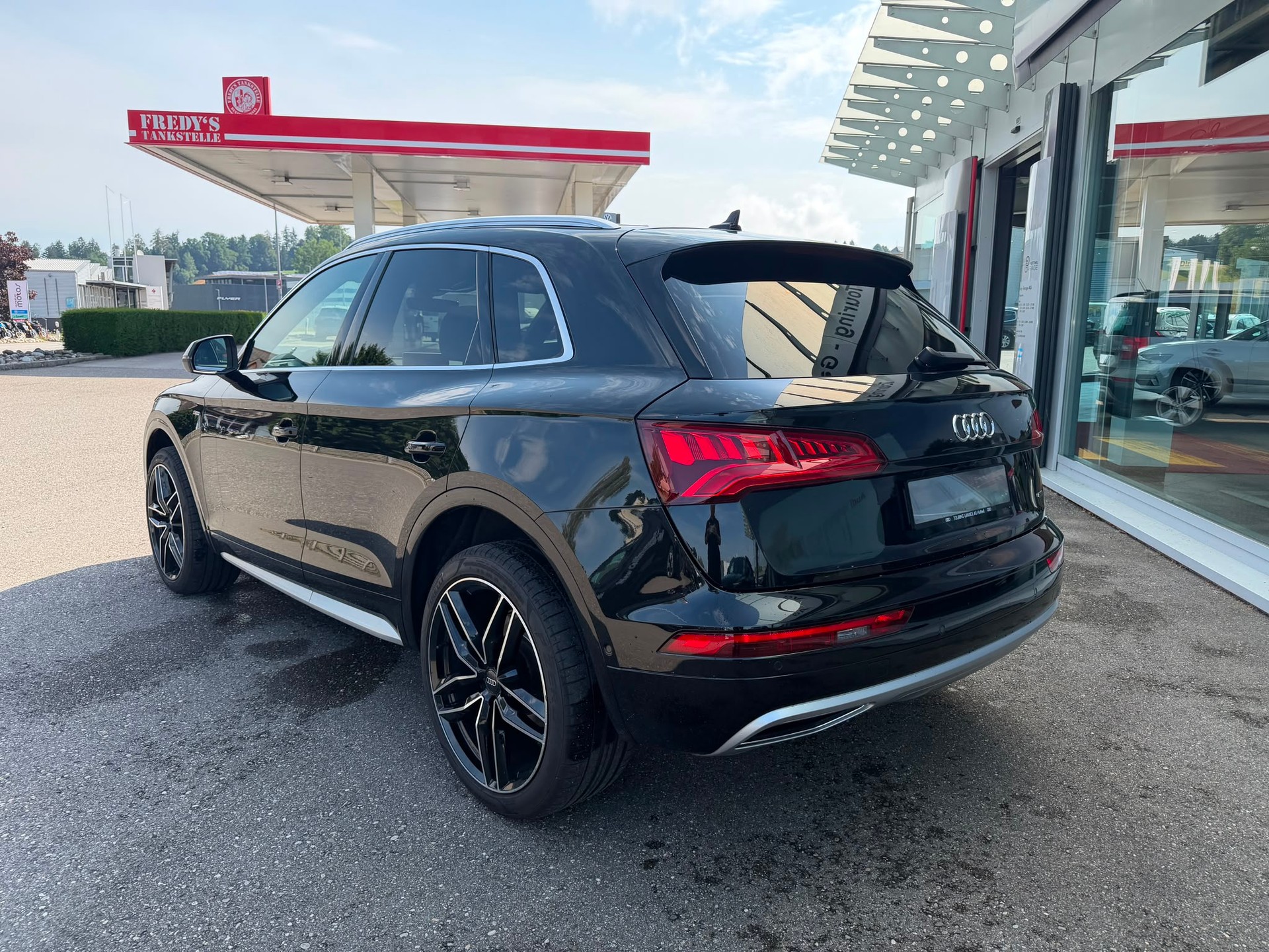 AUDI Q5 2.0 TFSI sport quattro S-tronic-showroom-element-2