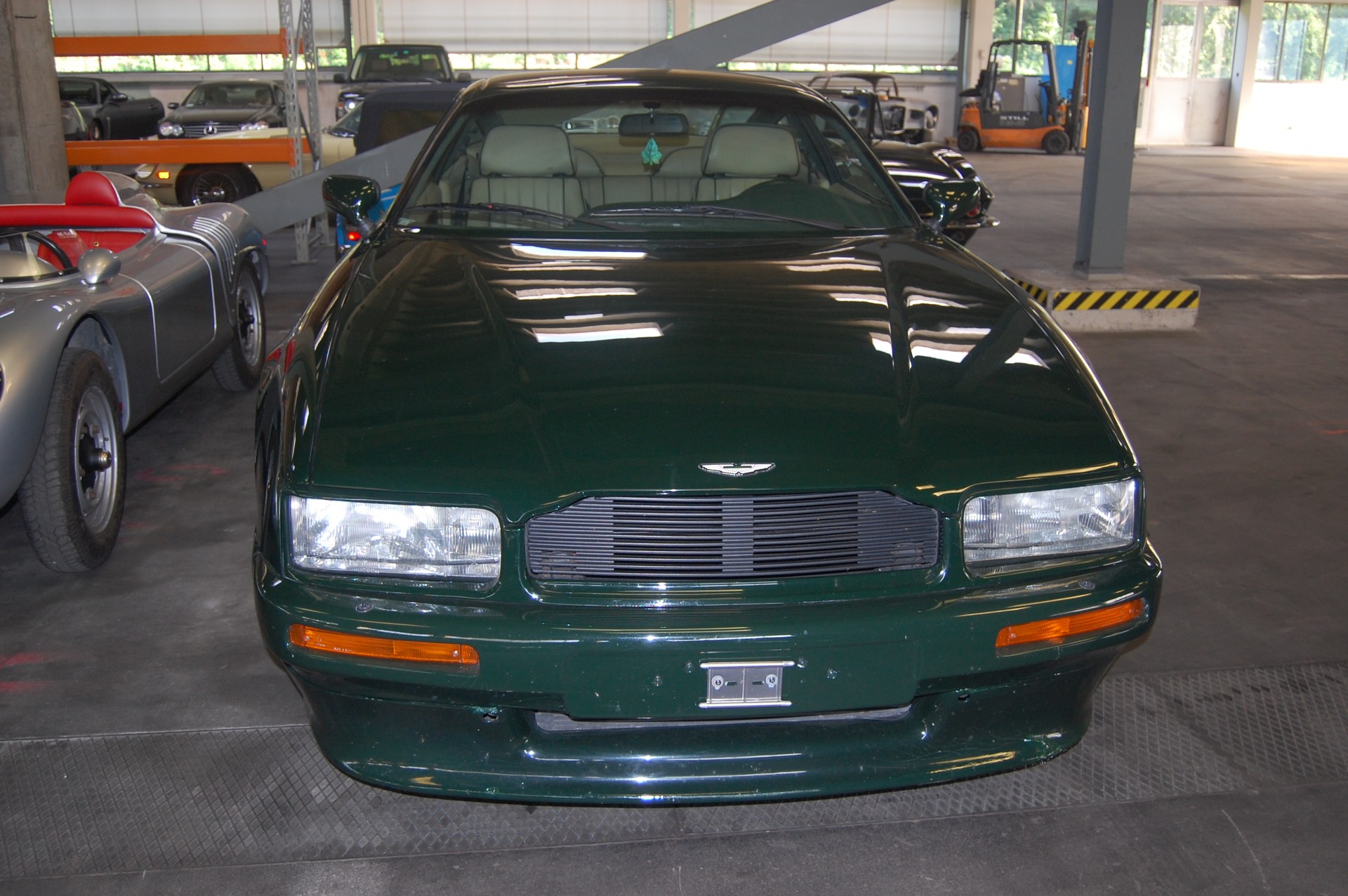 ASTON MARTIN Virage-image-1