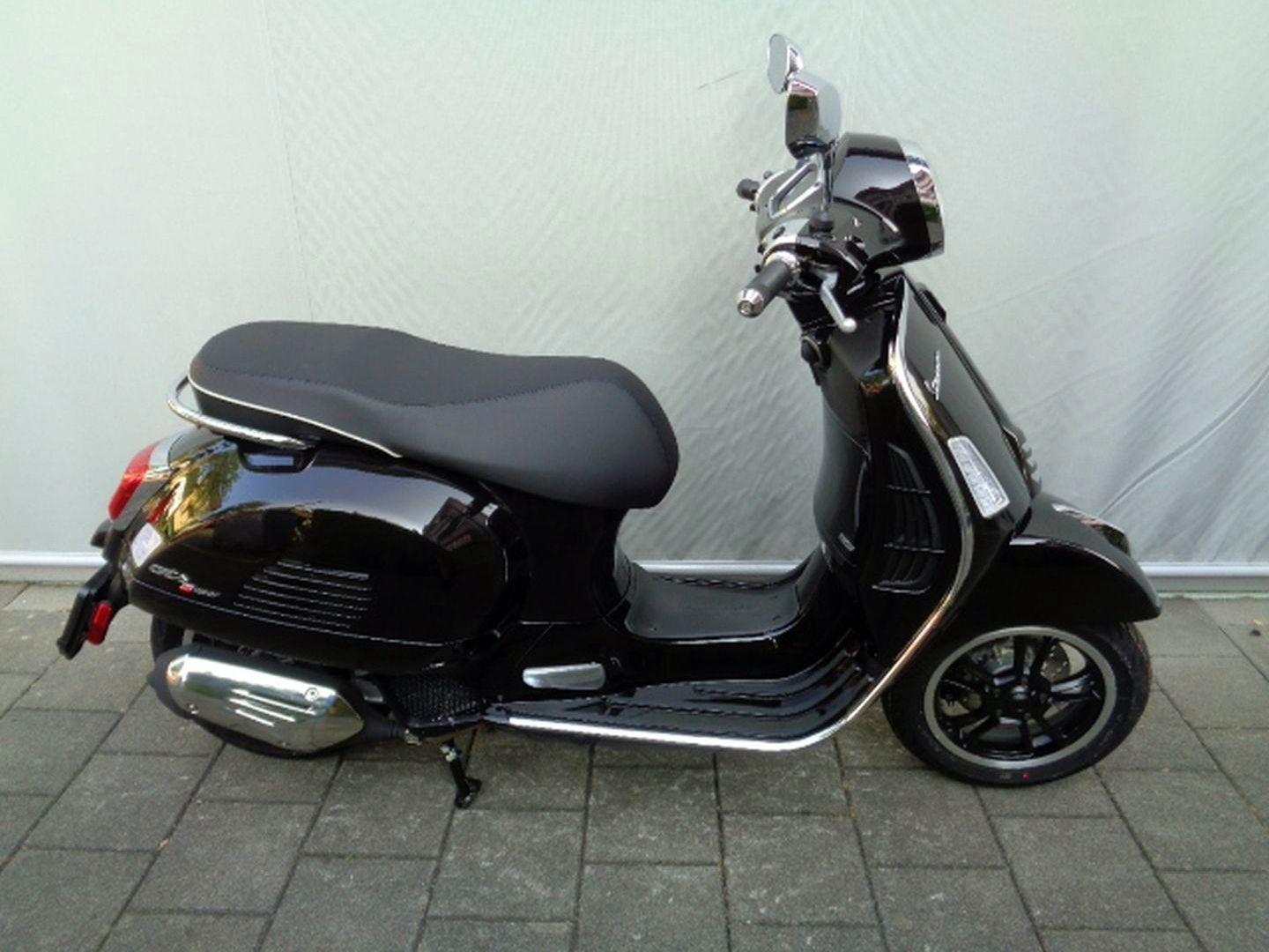 PIAGGIO VESPA GTS 125 E5 MY26-image-3
