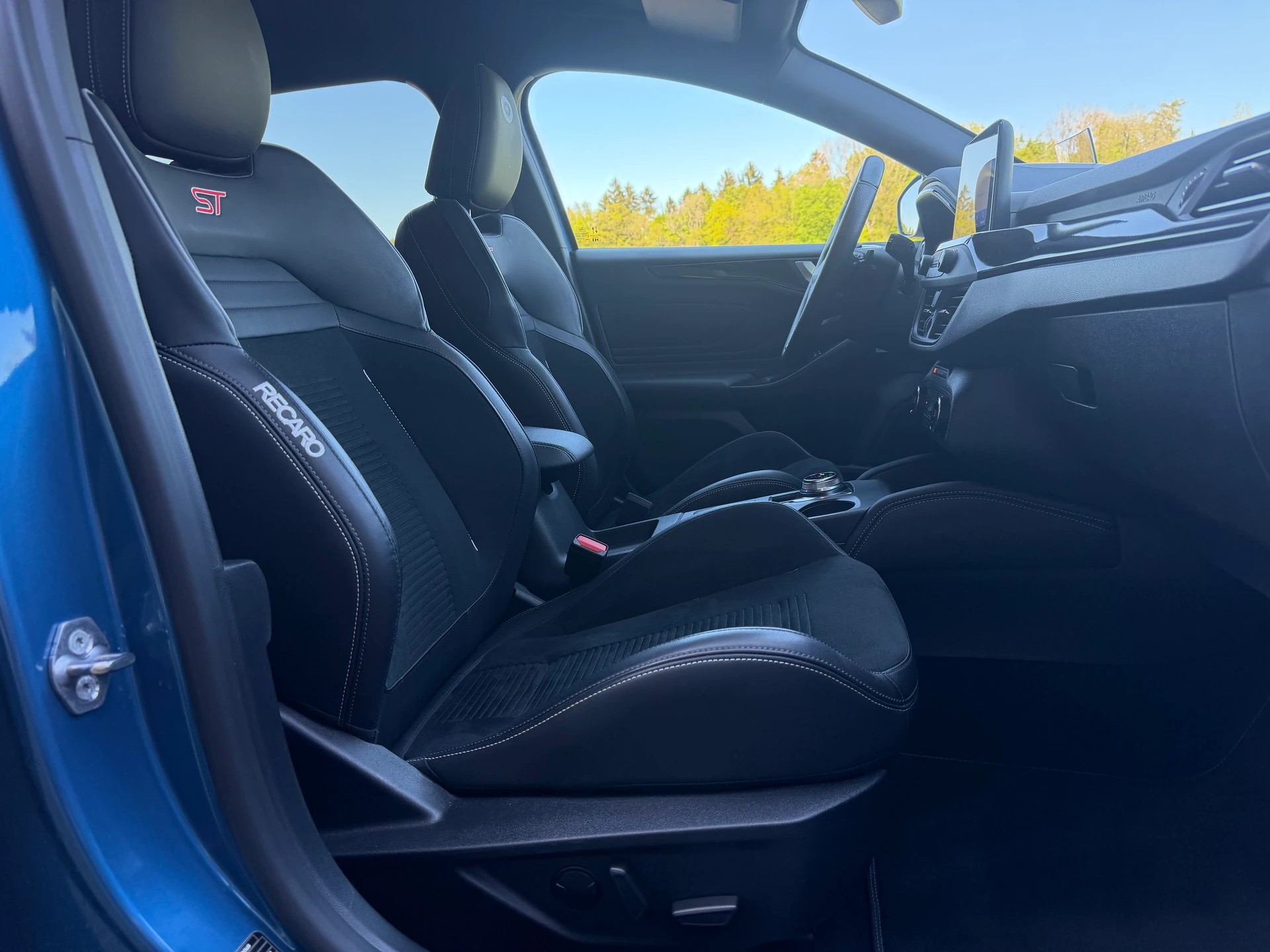 FORD Focus ST 2.3 Styling Paket Automat-image-16