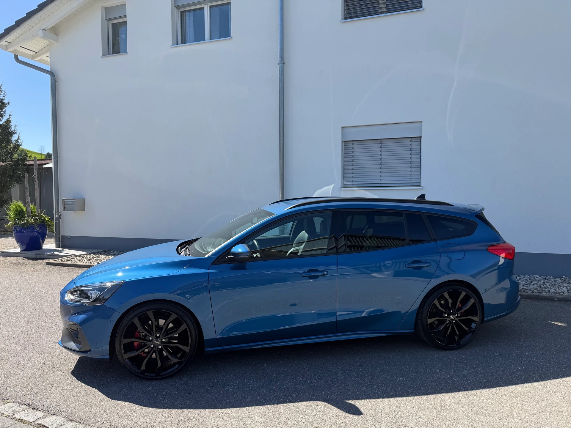 FORD Focus ST 2.3 Styling Paket Automat-image-11