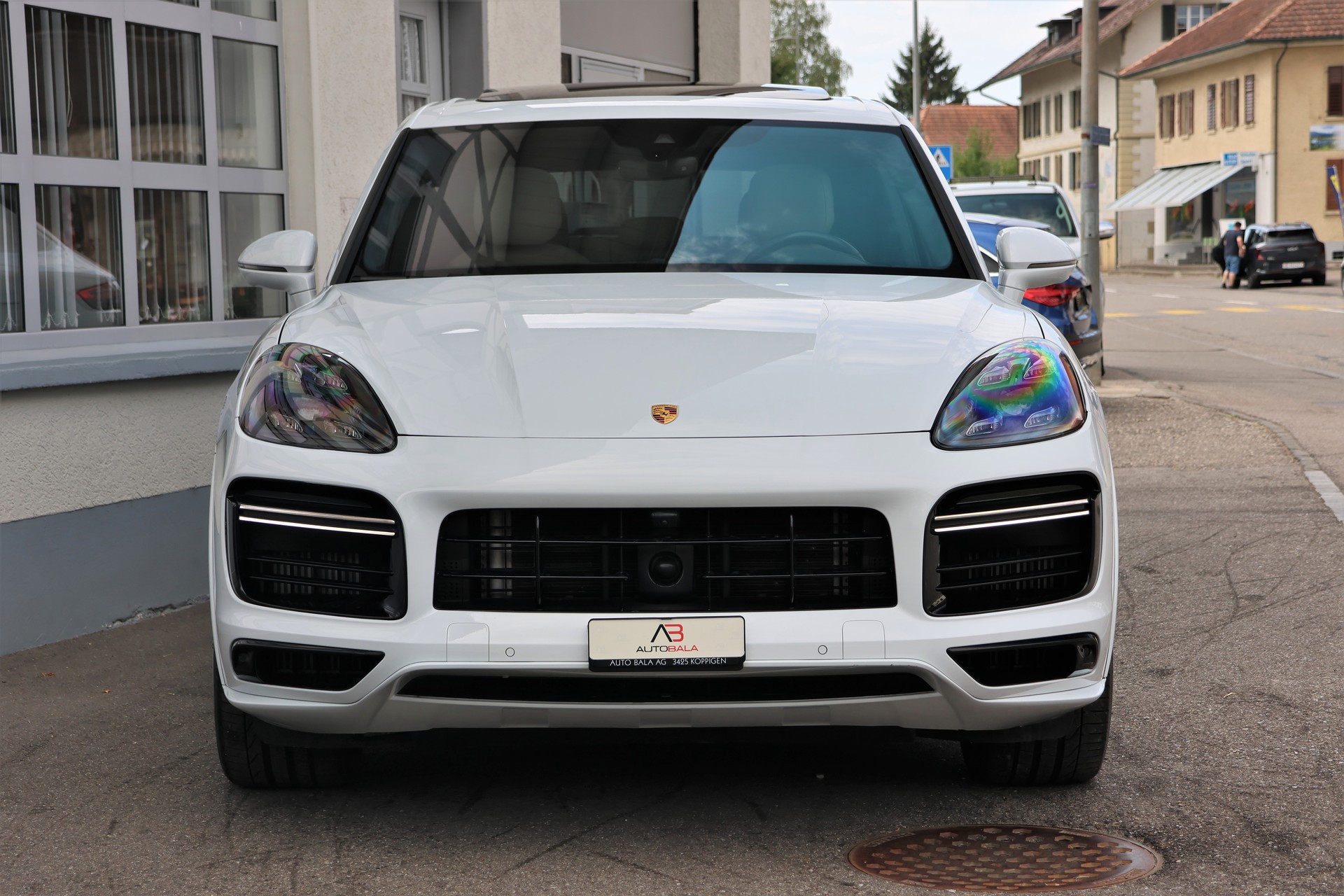 PORSCHE Cayenne Turbo S E-Hybrid (CH) + 3.0T AHK-showroom-element-1