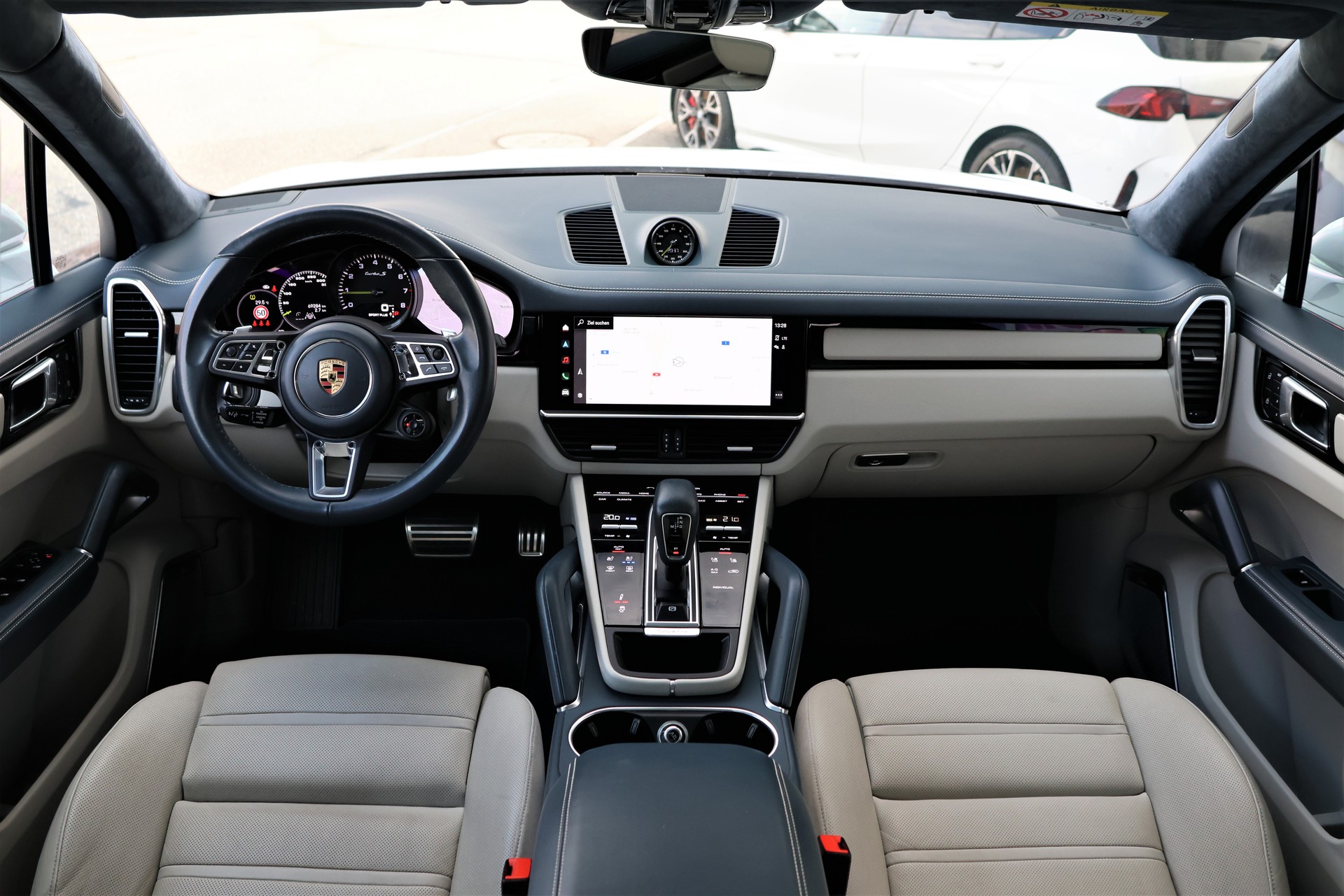 PORSCHE Cayenne Turbo S E-Hybrid (CH) + 3.0T AHK-image-17
