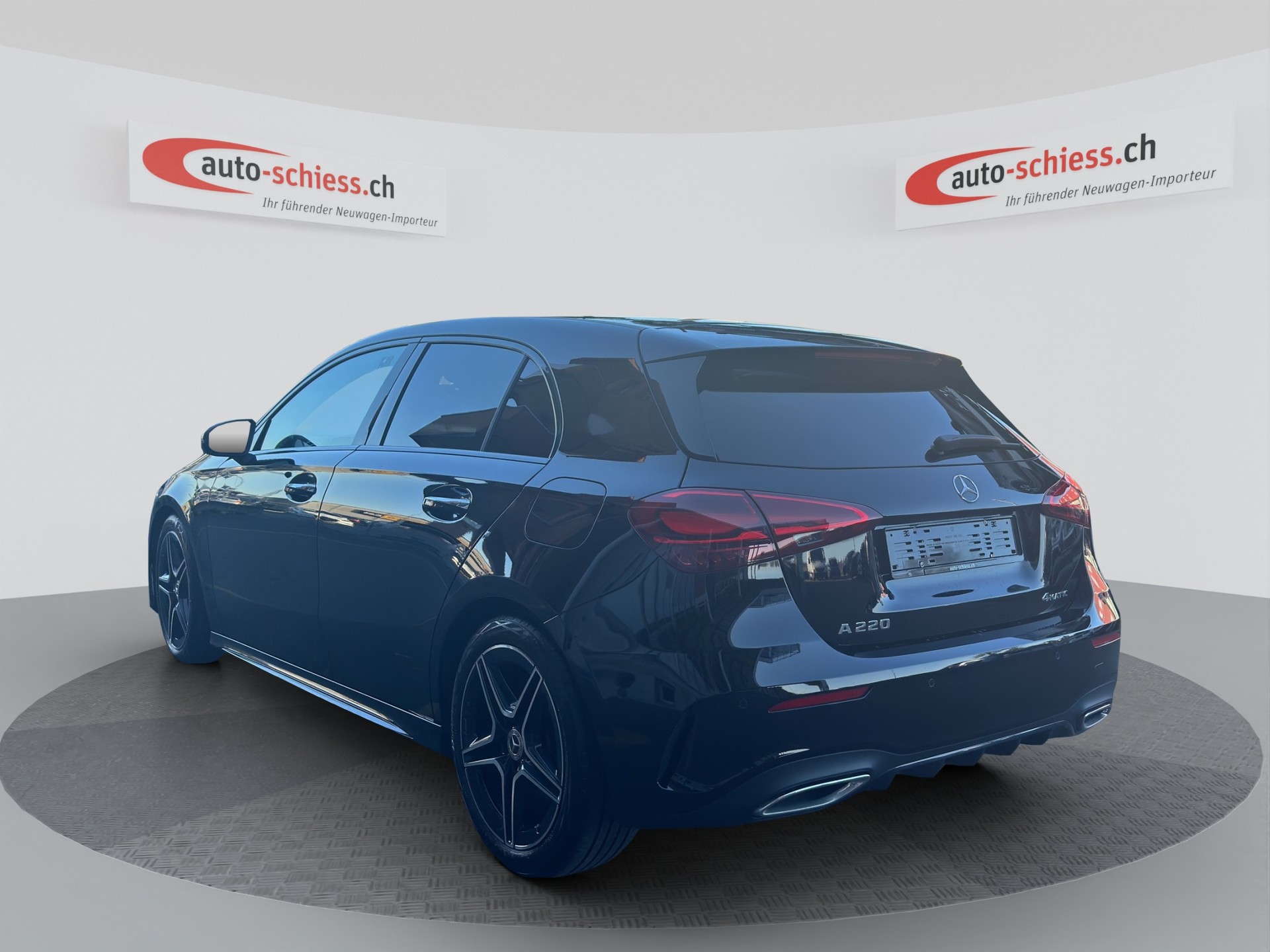 MERCEDES-BENZ A 220 4Matic 8G-DCT AMG Line Night-showroom-element-2