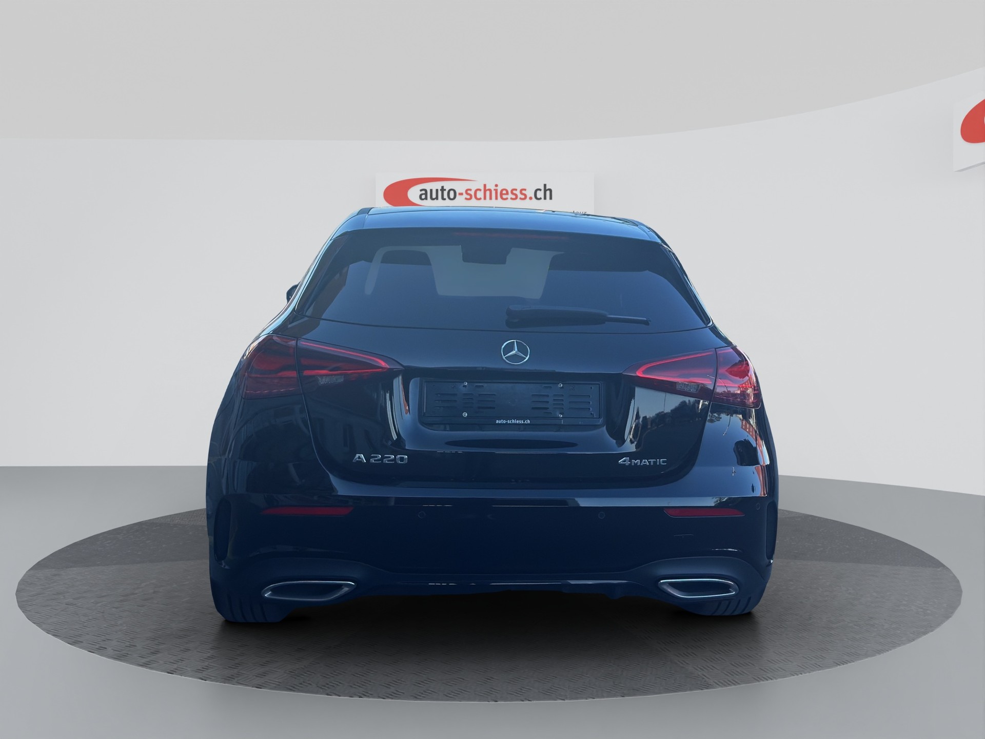 MERCEDES-BENZ A 220 4Matic 8G-DCT AMG Line Night-showroom-element-3