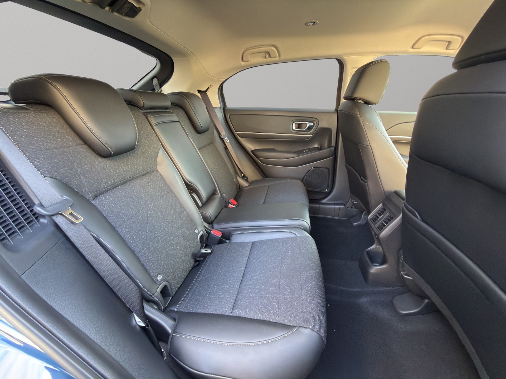 HONDA HR-V 1.5 i-MMD Advance-image-9