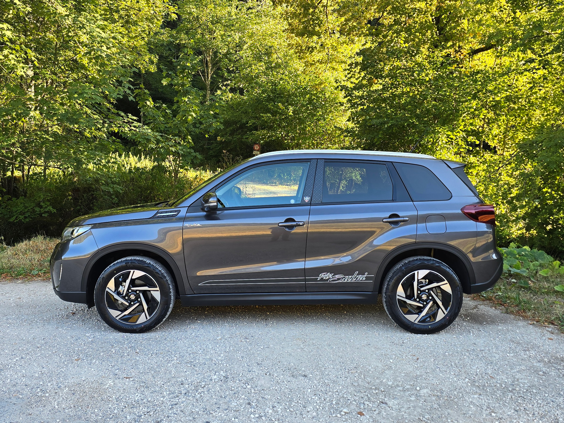 SUZUKI Vitara 1.5 Hybrid Piz Sulai Top 4x4-showroom-element-1