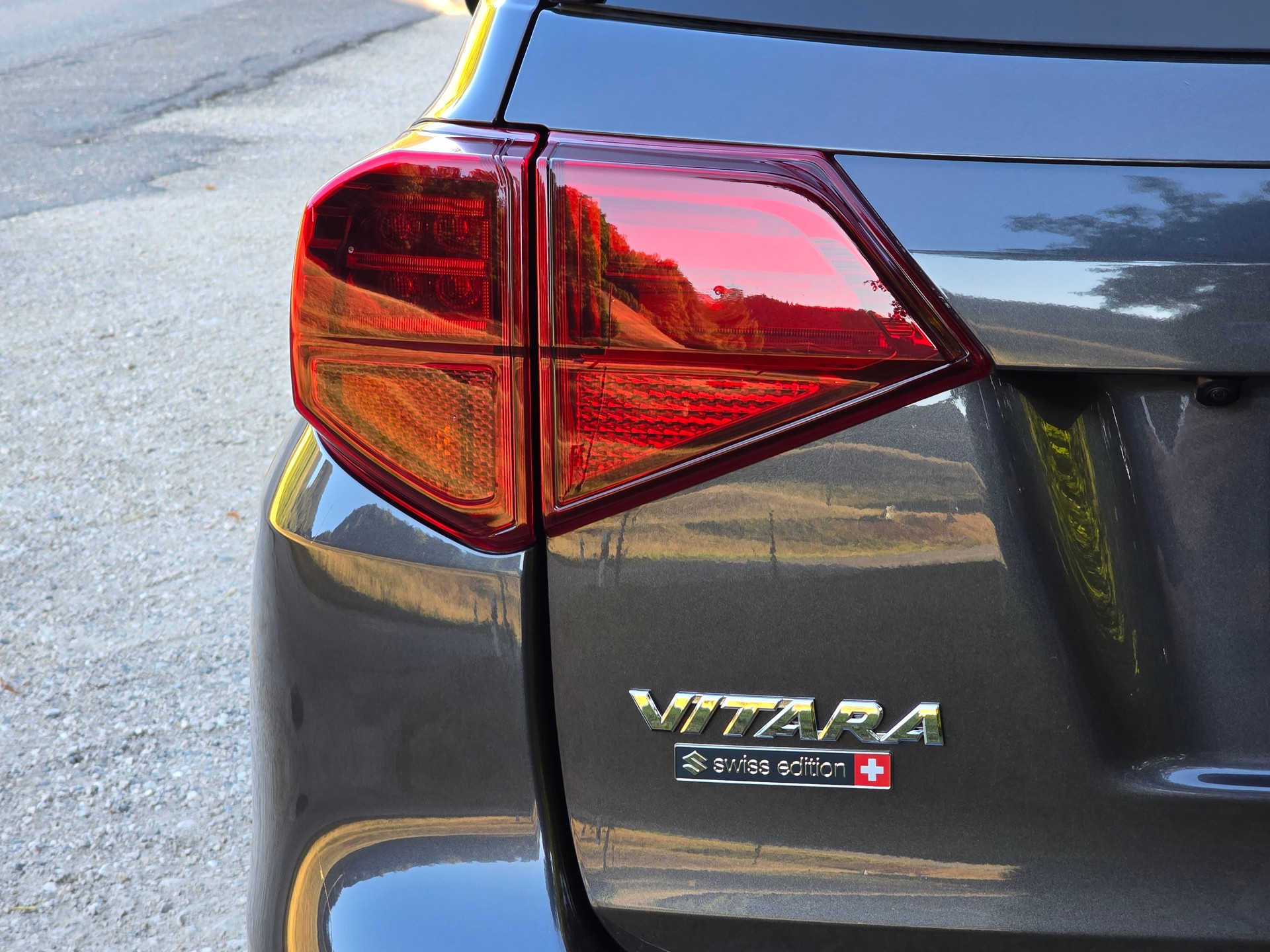 SUZUKI Vitara 1.5 Hybrid Piz Sulai Top 4x4-image-18