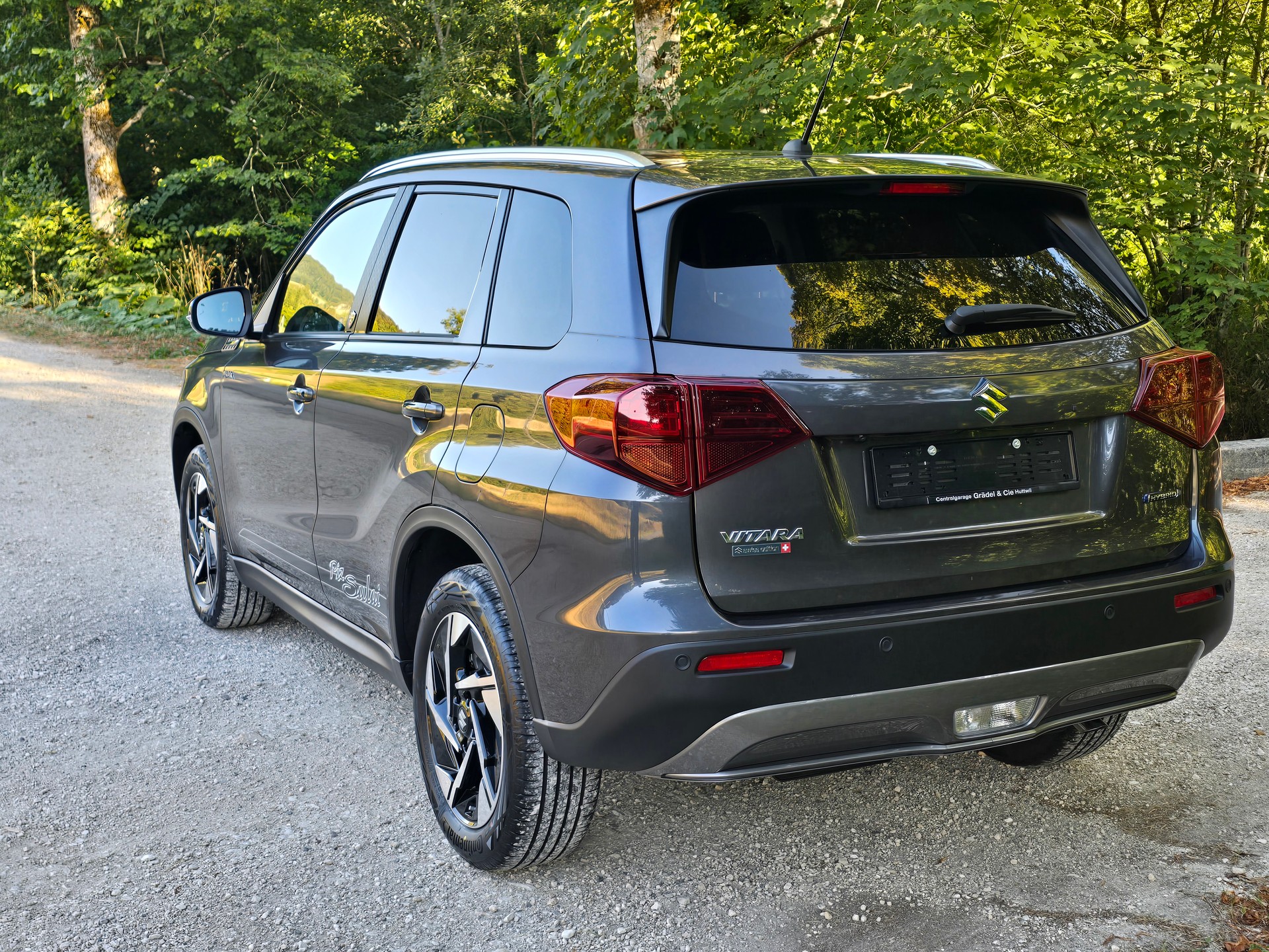 SUZUKI Vitara 1.5 Hybrid Piz Sulai Top 4x4-showroom-element-2