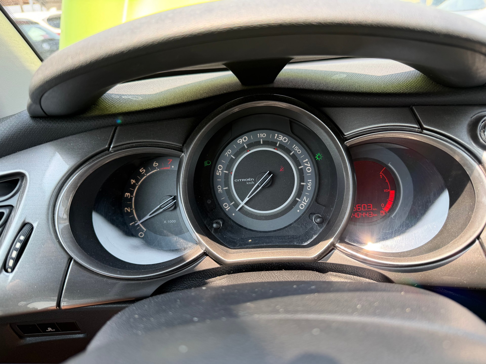CITROEN C3 1.4i 16V Exclusive-image-6