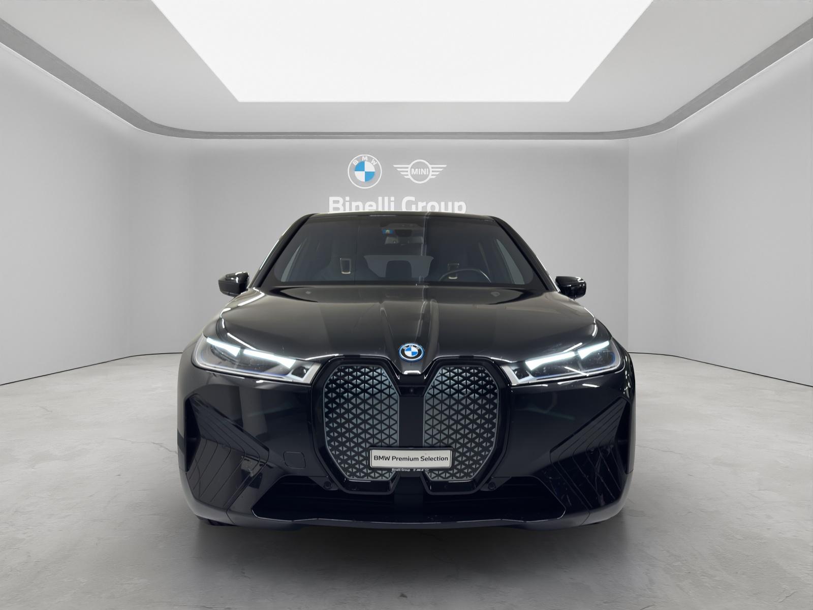 BMW iX xDrive50-image-6