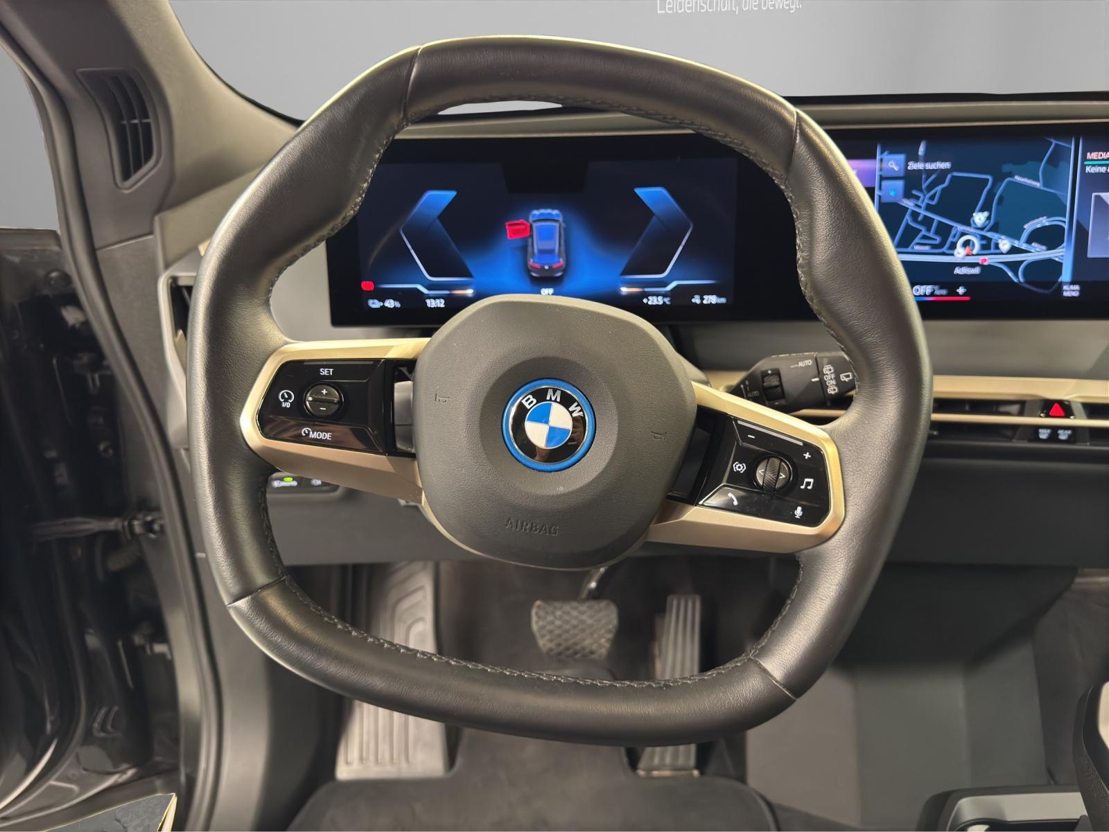 BMW iX xDrive50-image-14