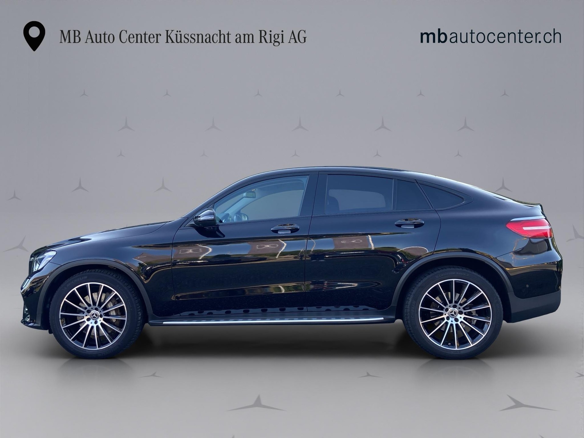 MERCEDES-BENZ GLC 250 AMG Line 4m Coupé-showroom-element-2