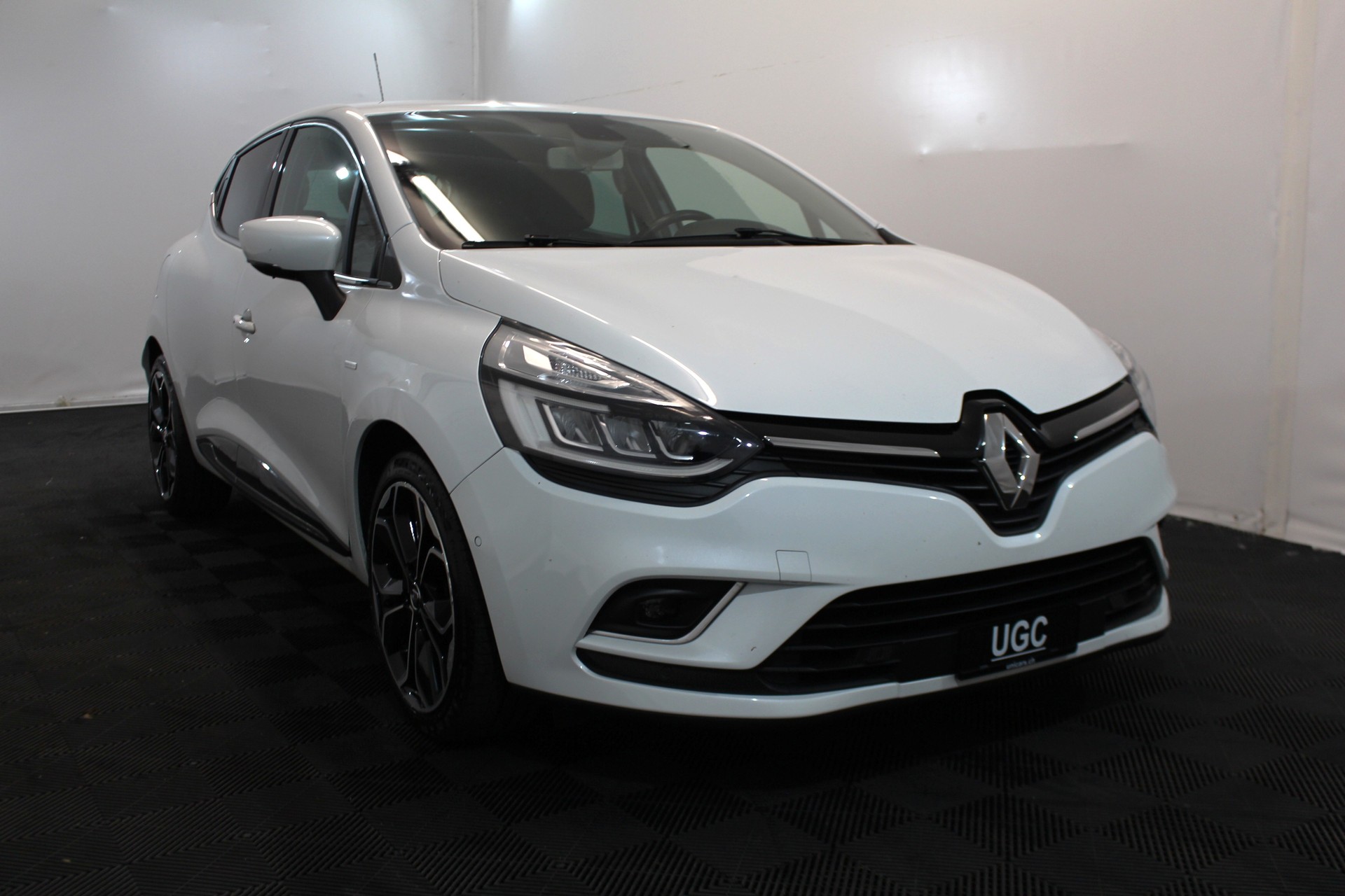 RENAULT Clio 1.2 TCe 120 Swiss Edition S/S