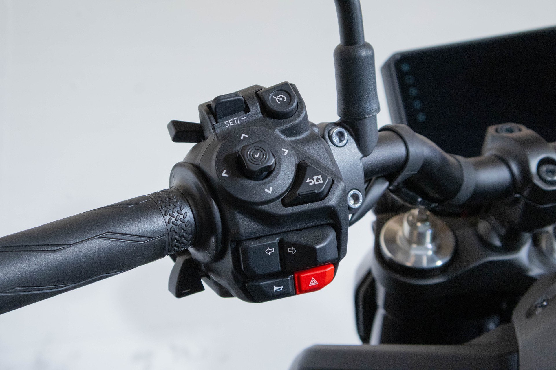 YAMAHA MT-09 Y-AMT-image-15