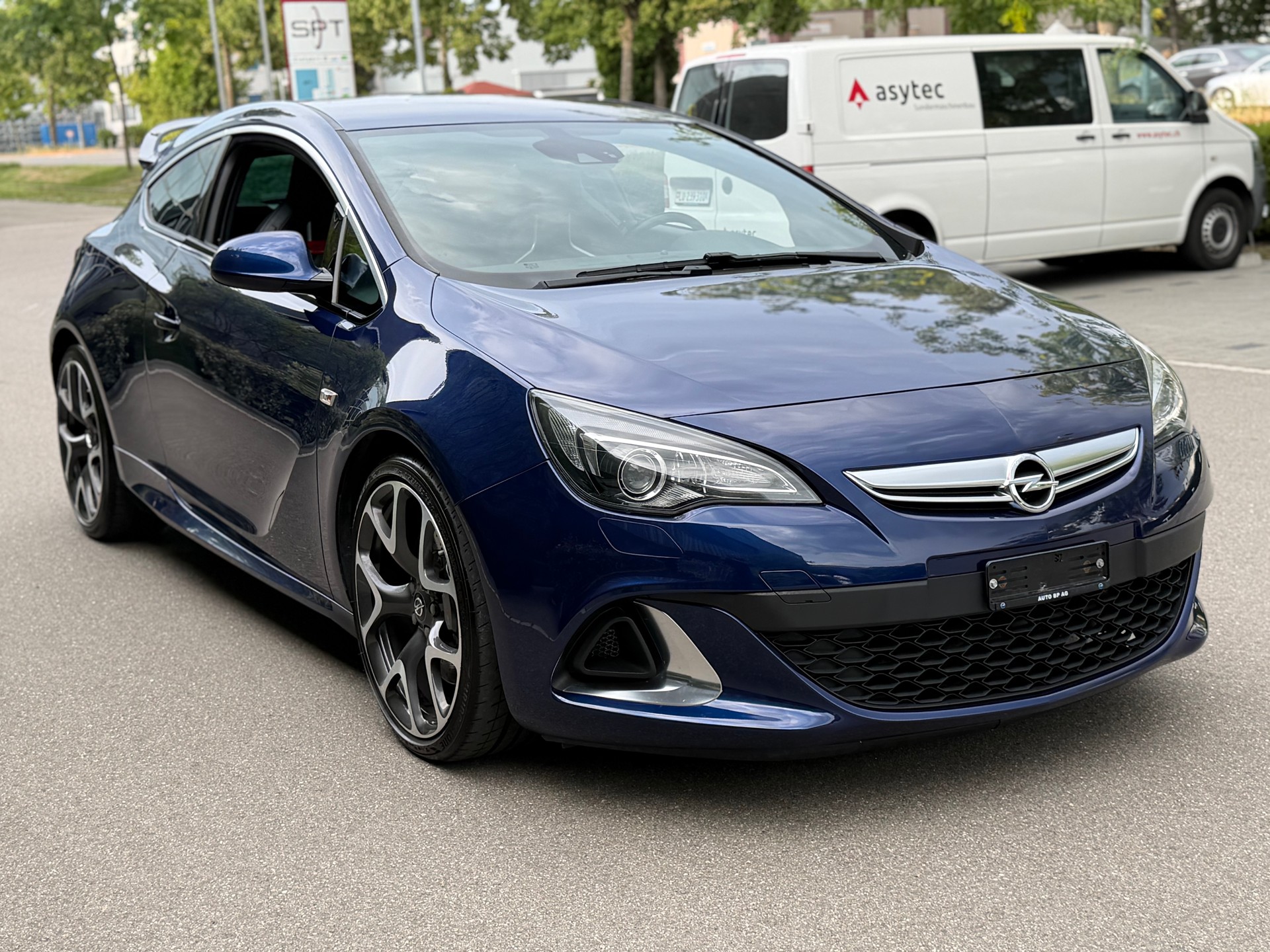 OPEL Astra GTC 2.0i 16V Turbo OPC-image-4