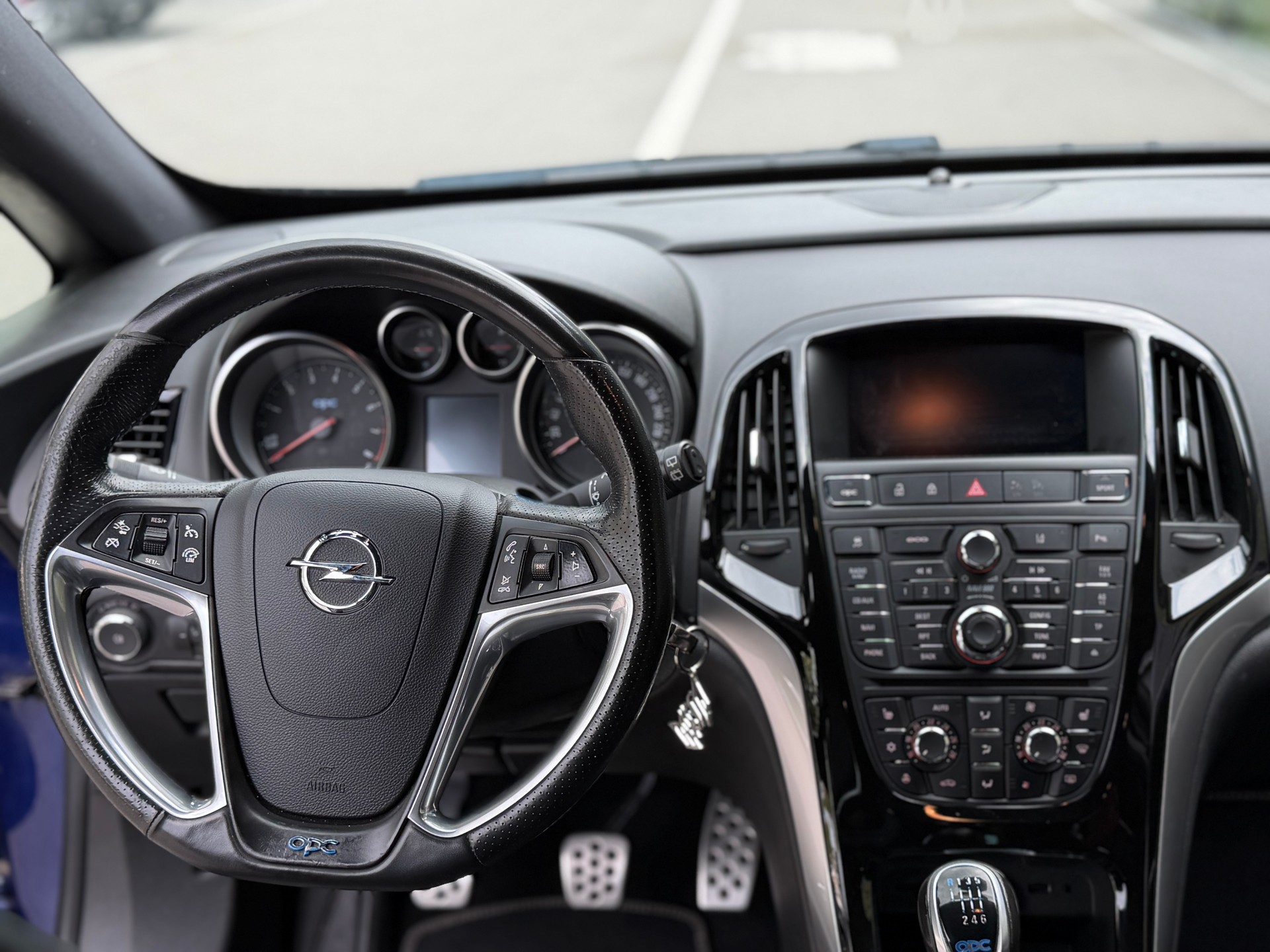 OPEL Astra GTC 2.0i 16V Turbo OPC-image-8