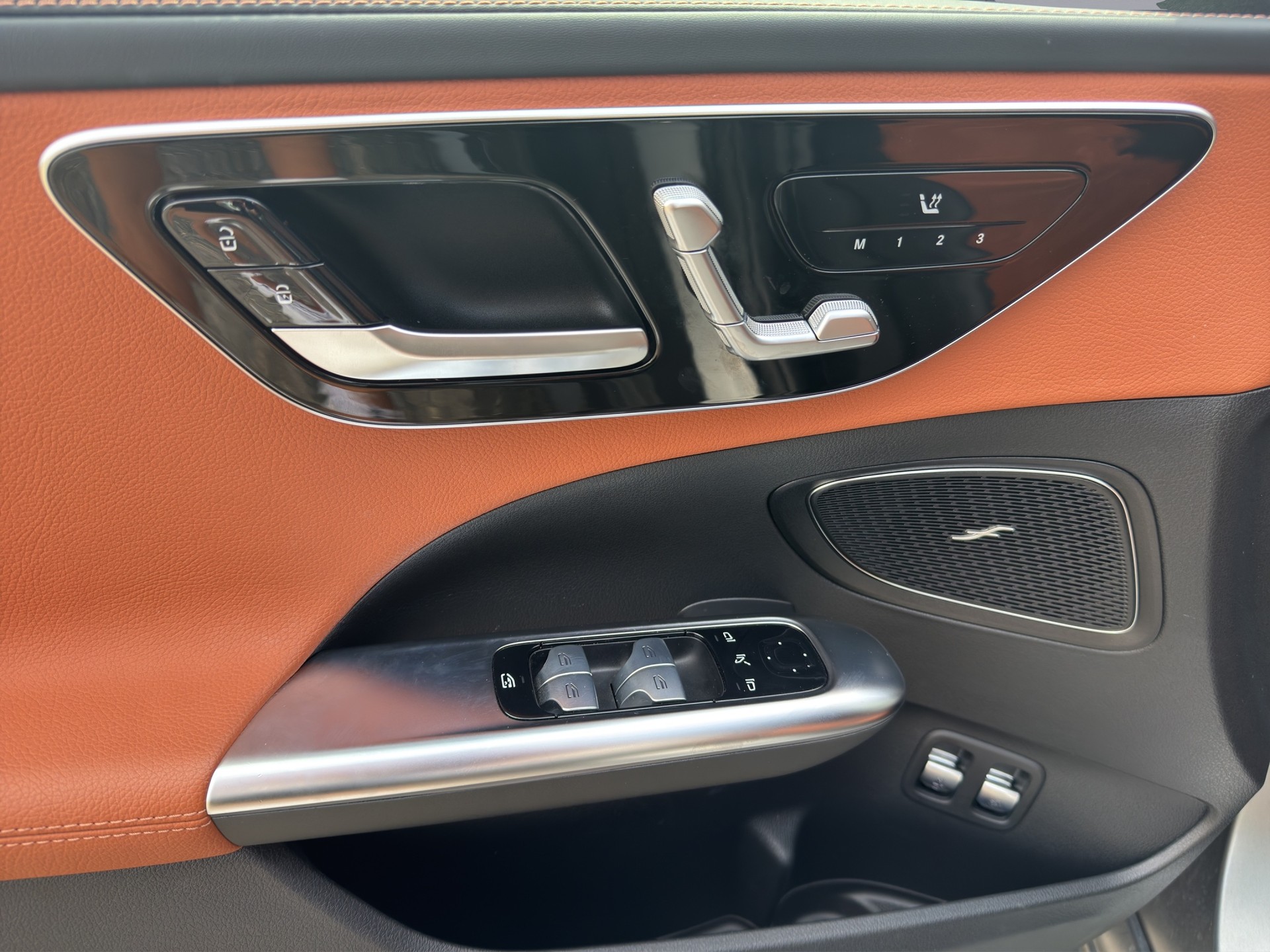 MERCEDES-BENZ C 300 e AMG Line Kombi-image-11