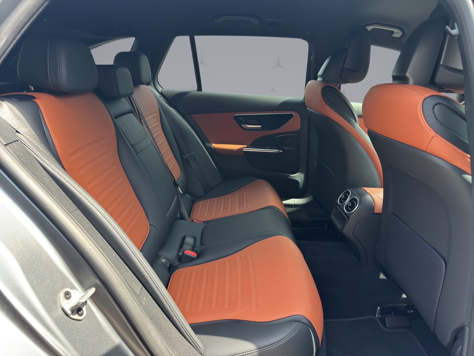 MERCEDES-BENZ C 300 e AMG Line Kombi-image-16