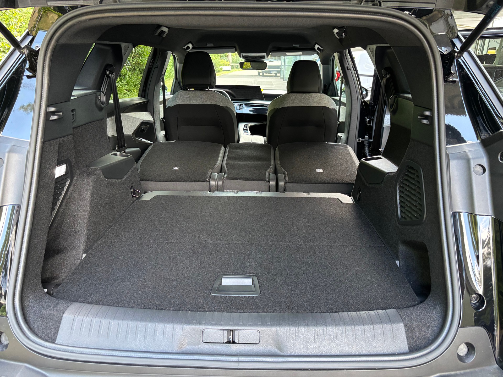 PEUGEOT 5008 210 73kWh Allure Premium Dual Motor 325 AWD-image-7
