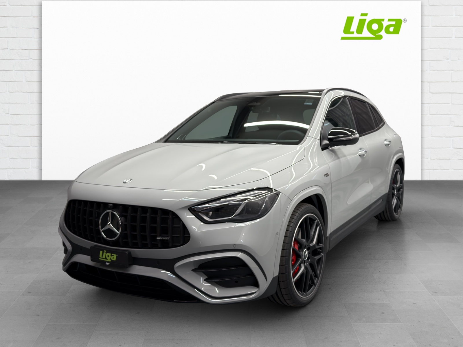 MERCEDES-BENZ AMG GLA 45 S 4Matic+-showroom-element-1