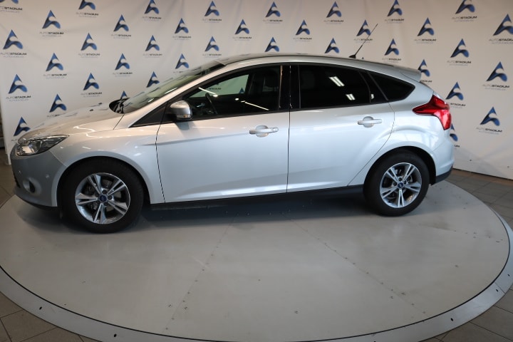 FORD Focus 1.0 SCTi Titanium-image-7