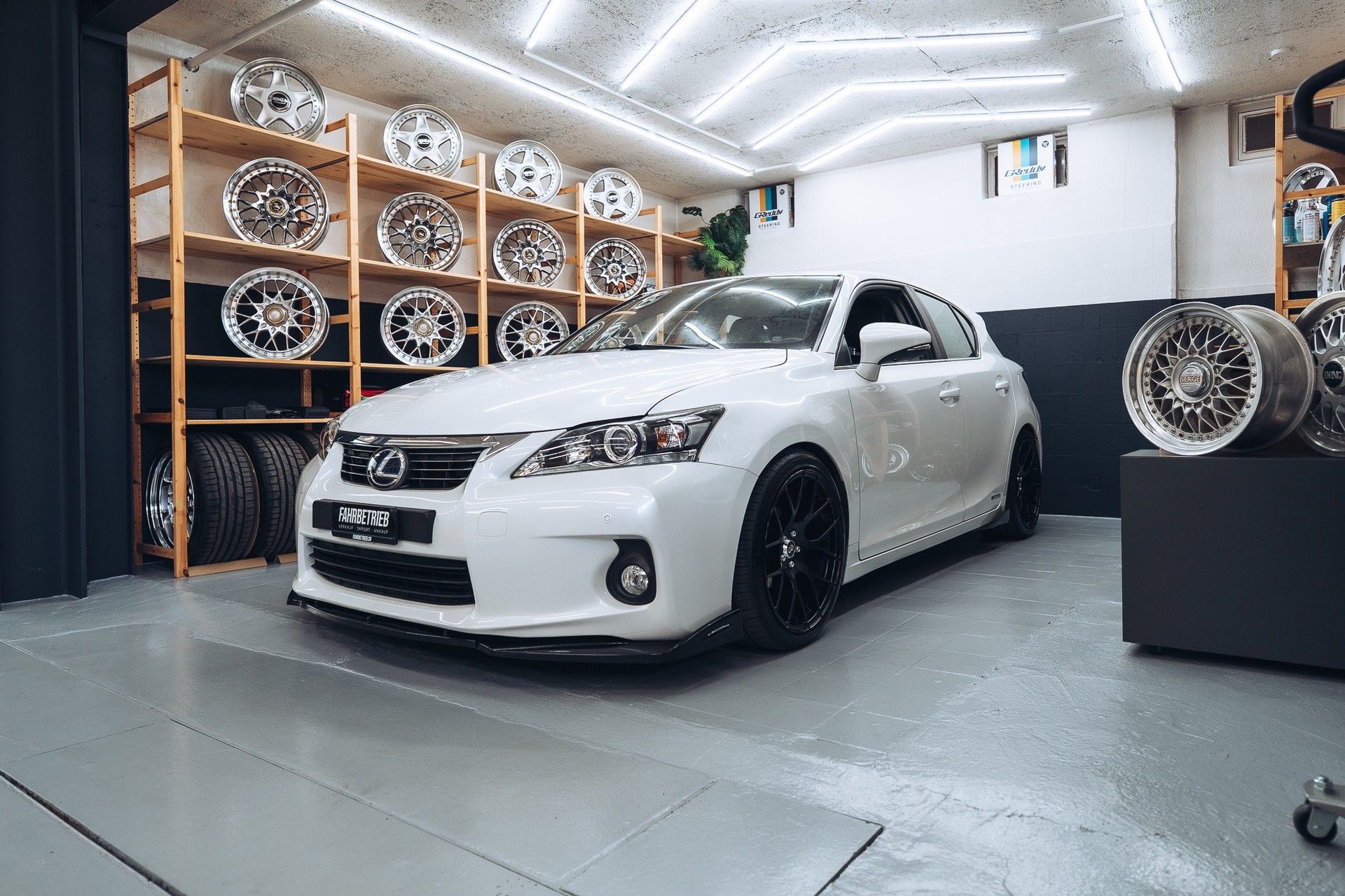 LEXUS CT 200h 1.8 excellence CVT