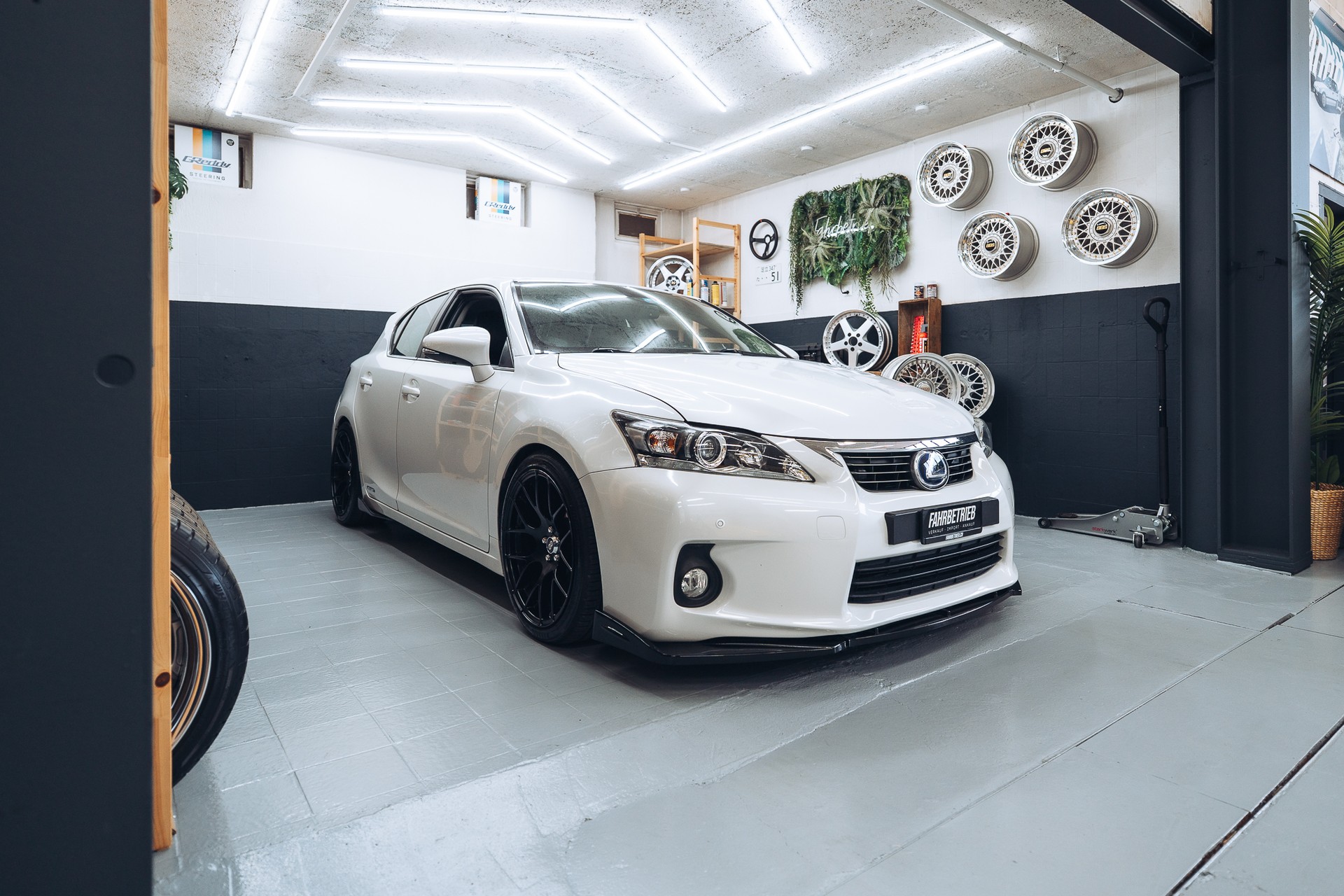LEXUS CT 200h 1.8 excellence CVT-image-4