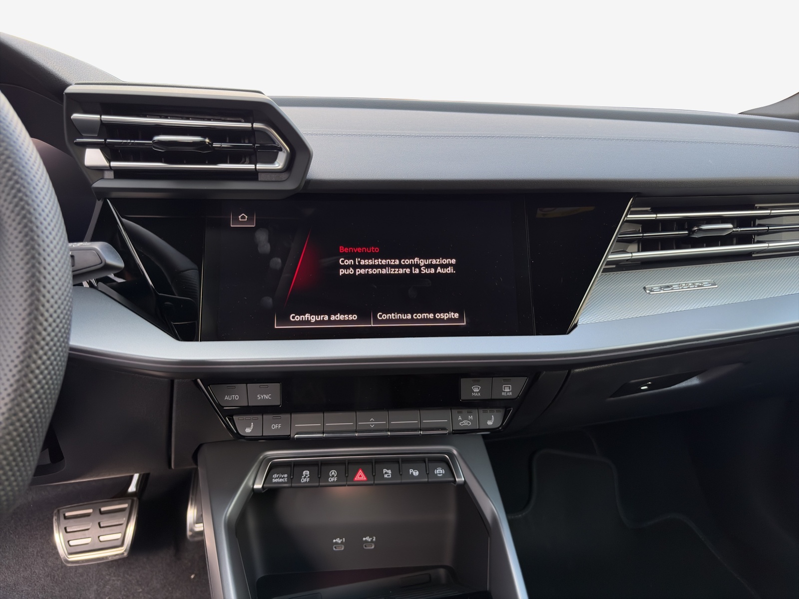 AUDI S3 Sportback TFSI quattro S-tronic-image-10
