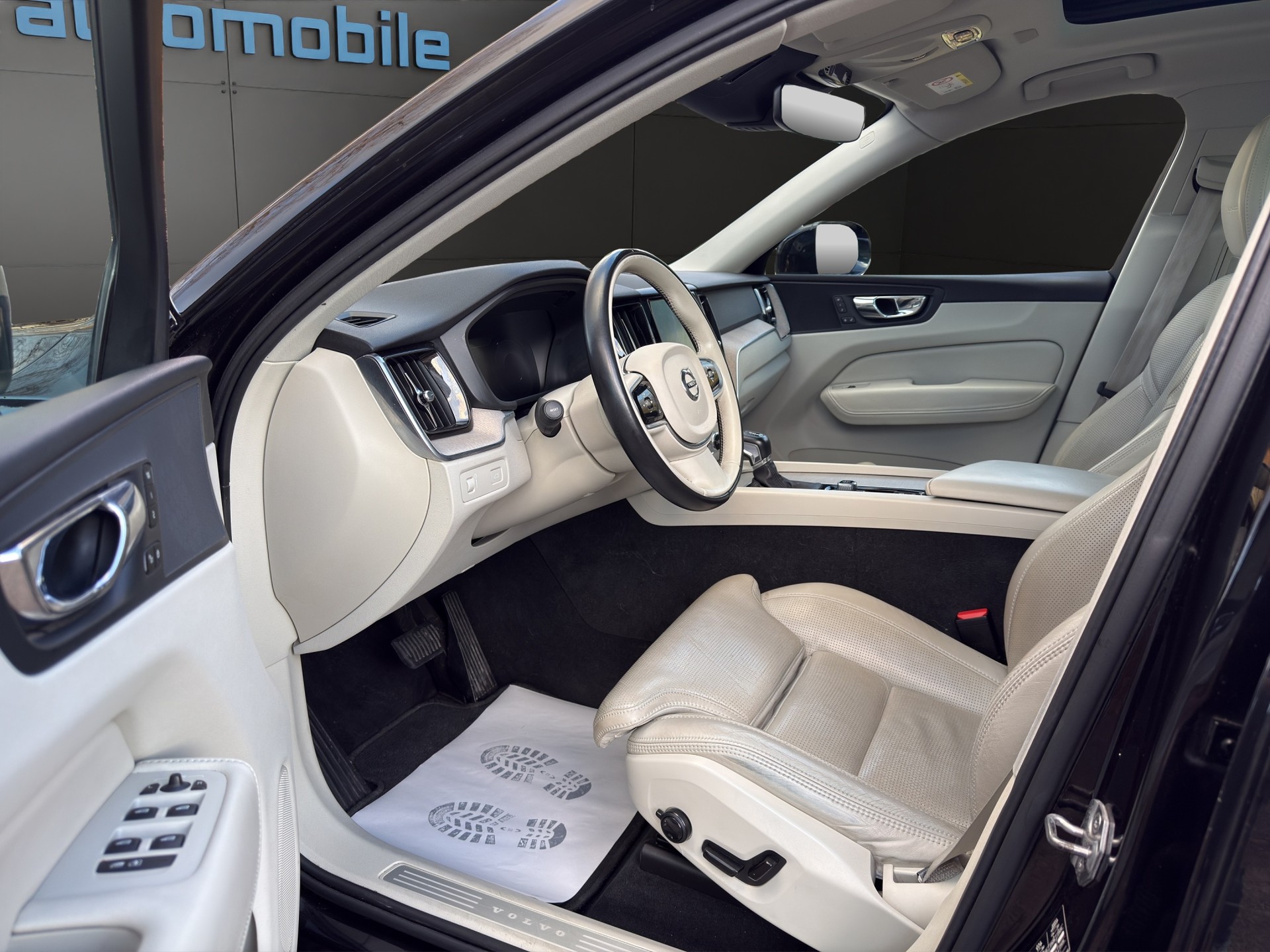 VOLVO XC60 T6 AWD Inscription Geartronic-image-11
