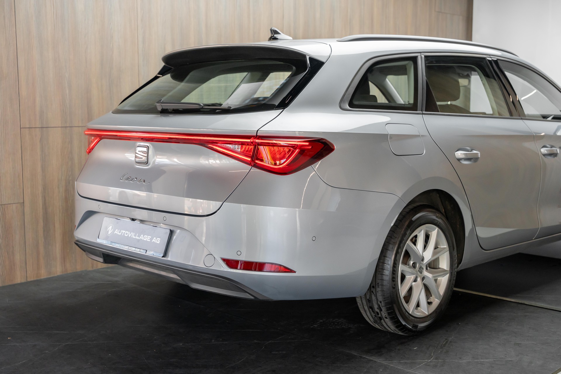 SEAT Leon 1.0 eTSI mHEV Style-image-25