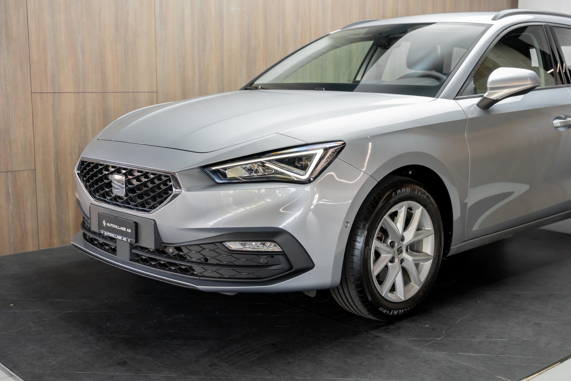 SEAT Leon 1.0 eTSI mHEV Style-image-24