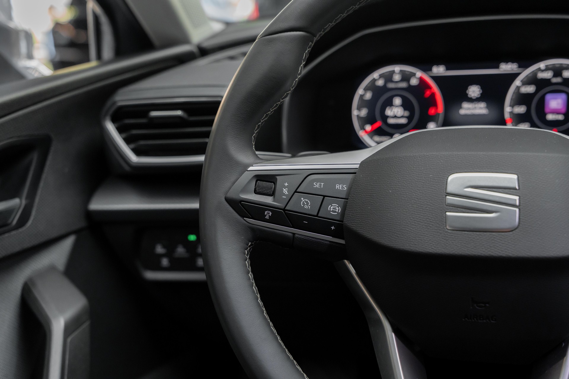 SEAT Leon 1.0 eTSI mHEV Style-image-20