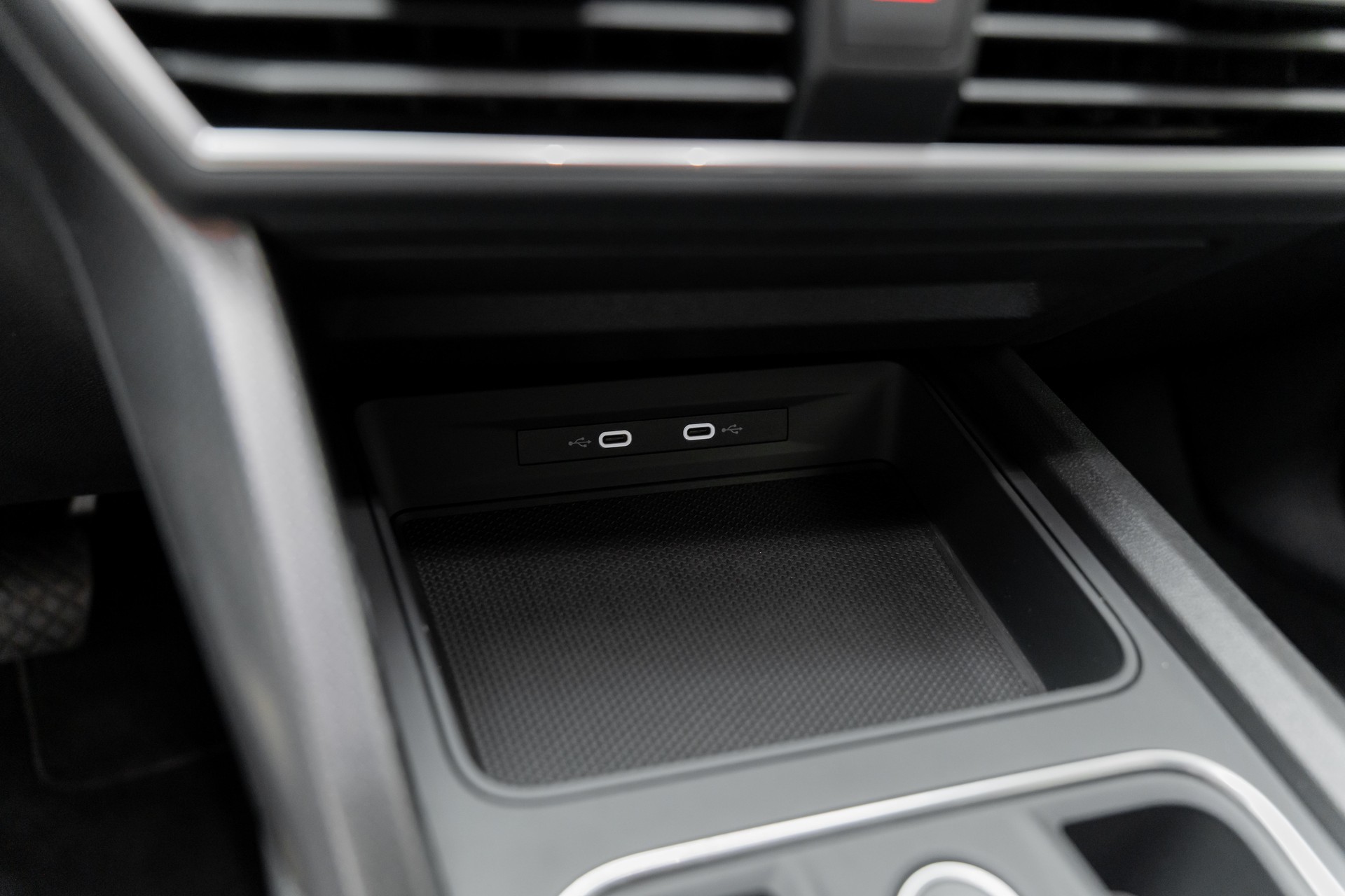 SEAT Leon 1.0 eTSI mHEV Style-image-15
